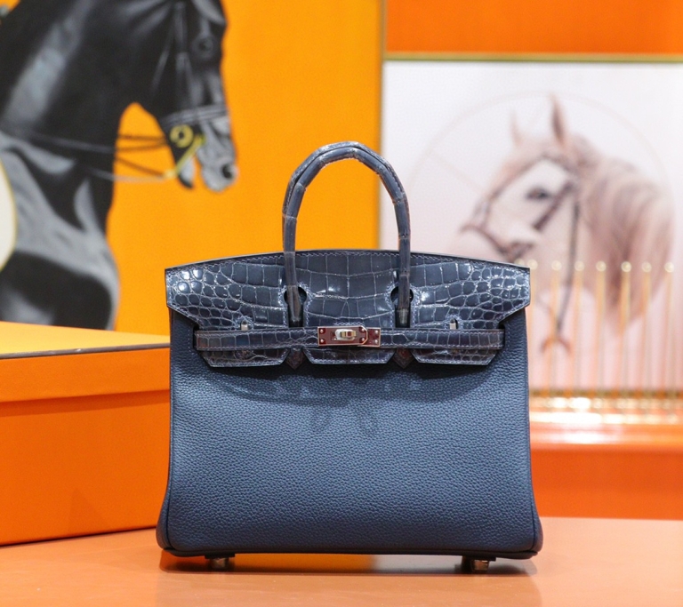 Hermes Birkin platinum bag, storm blue color, glossy crocodile skin， mixed with Togo calfskin， fully hand-sewn， silver buckle， 25-30cm long customization