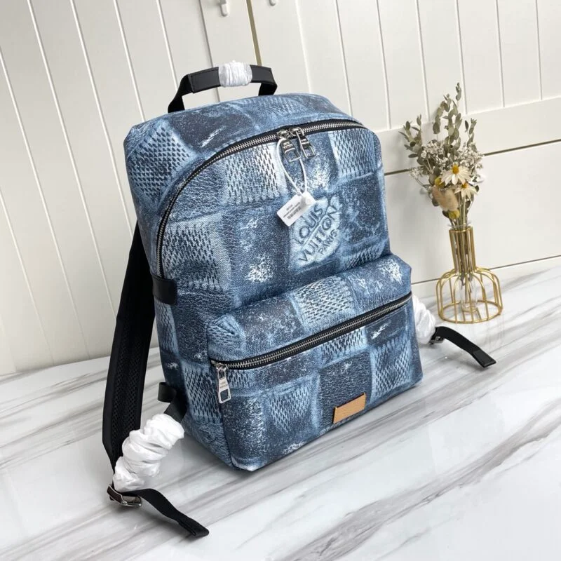 Louis Vuitton Discovery Backpack M50060