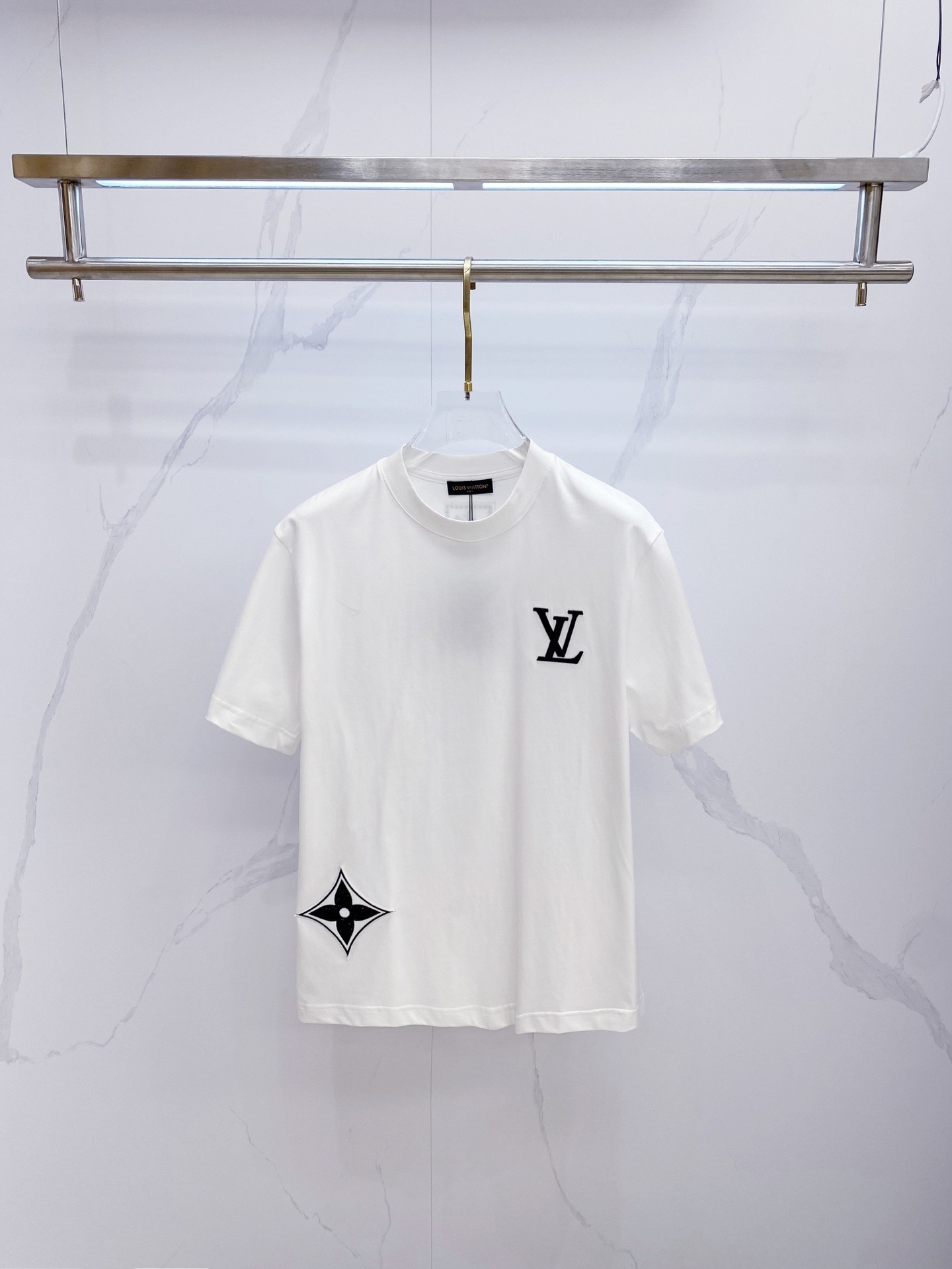 L X V T-shirt