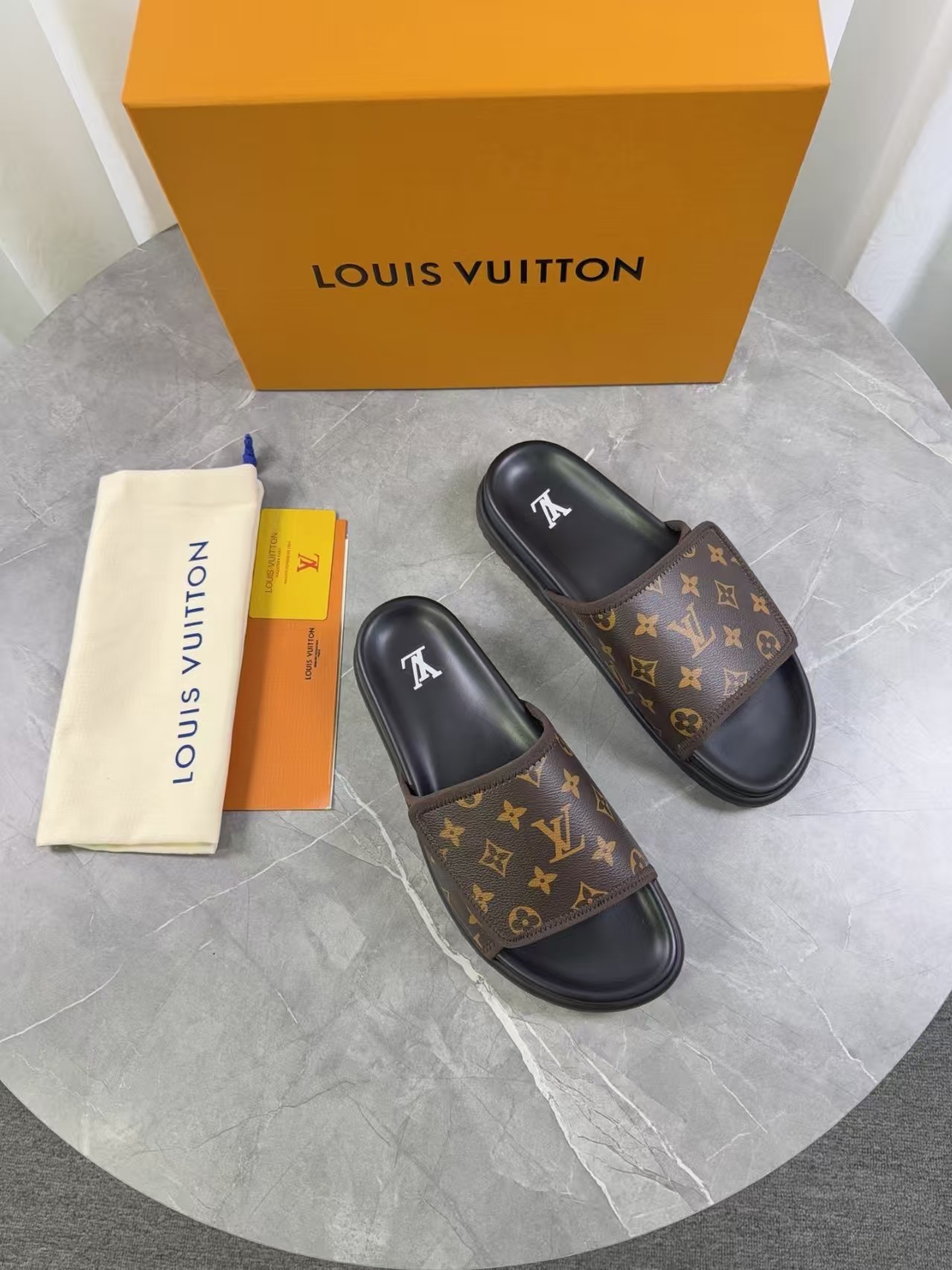L X V SLIPPERS(Multiple colors) detail 20