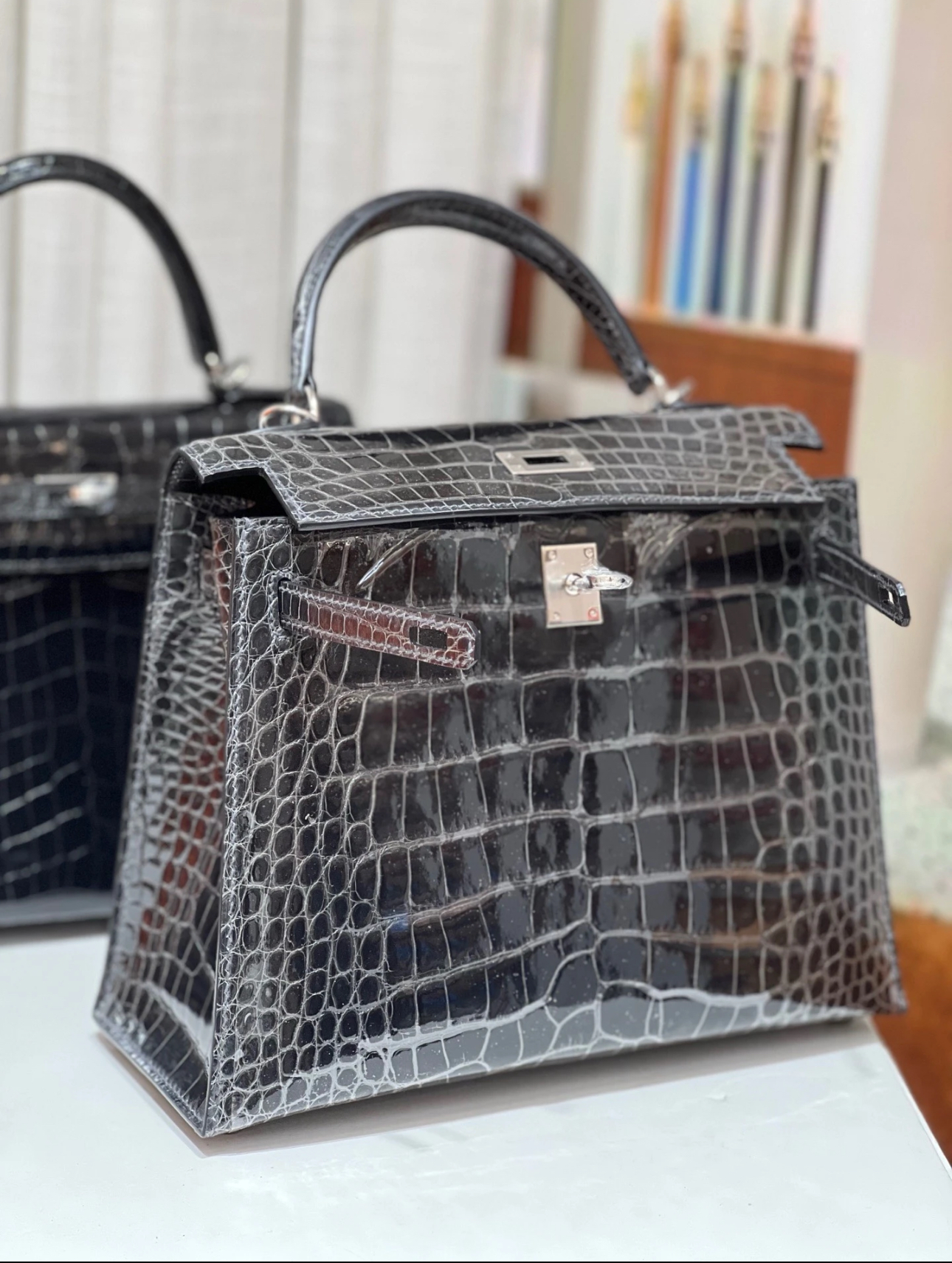 Hermes kelly platinum bag, black color, Custom customization niloticus skin, silver buckle, 28cm long