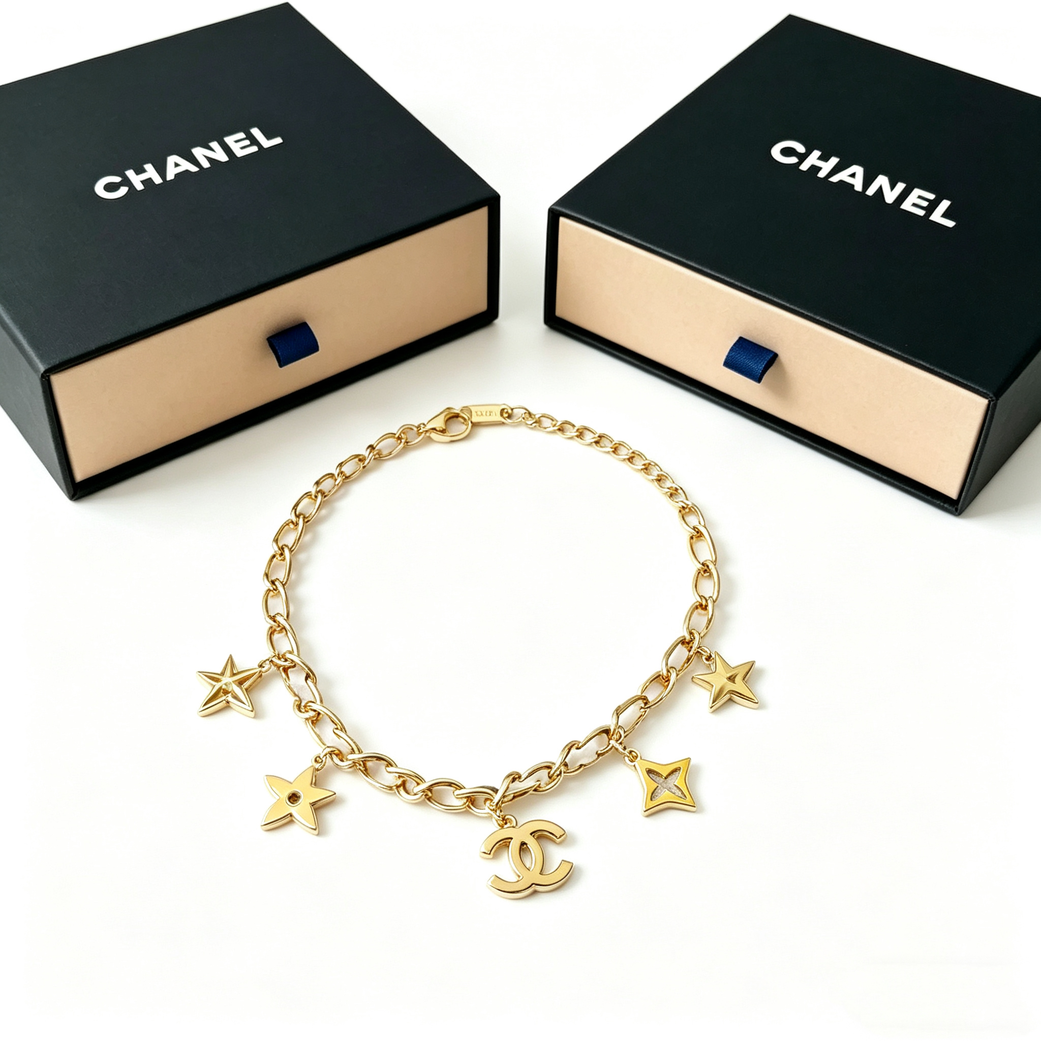 C—Metal Bracelet Pendant Style