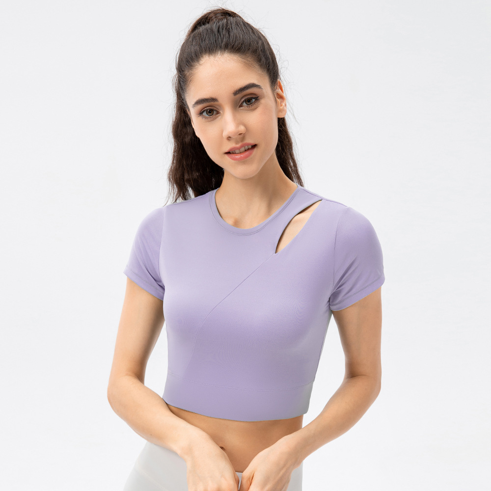 Women's nude yoga top with collarbone cutout, one-piece cup style, short-sleeved sports T-shirt for fitness and running, with breast pads.