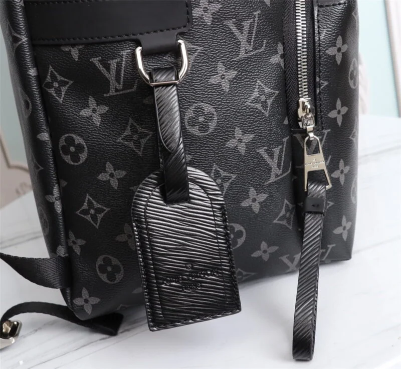 Louis Vuitton Discovery Backpack M45218