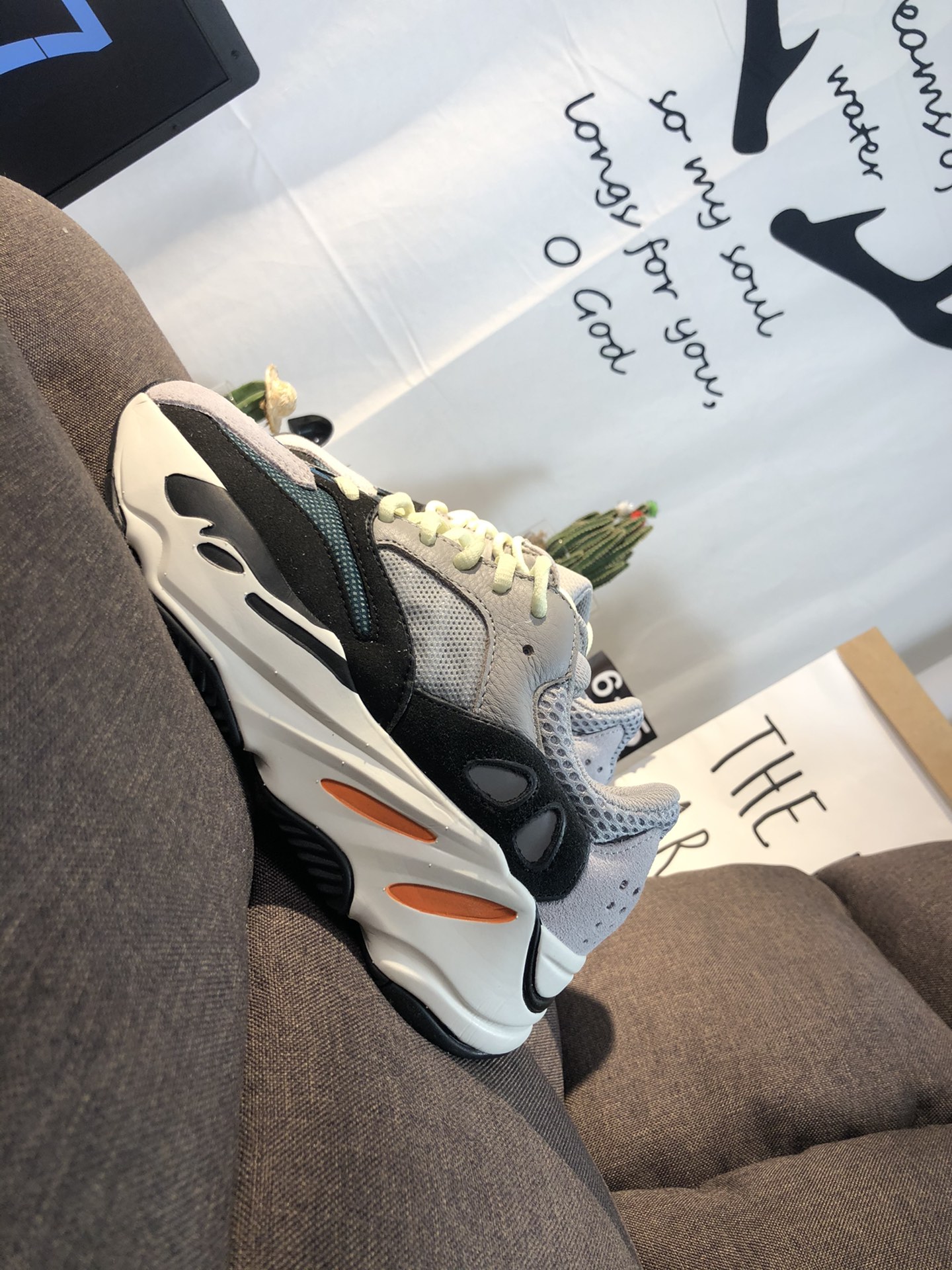 Yeezy 700 Boost Mens/Women's Sneakers Shoes 36 - 45