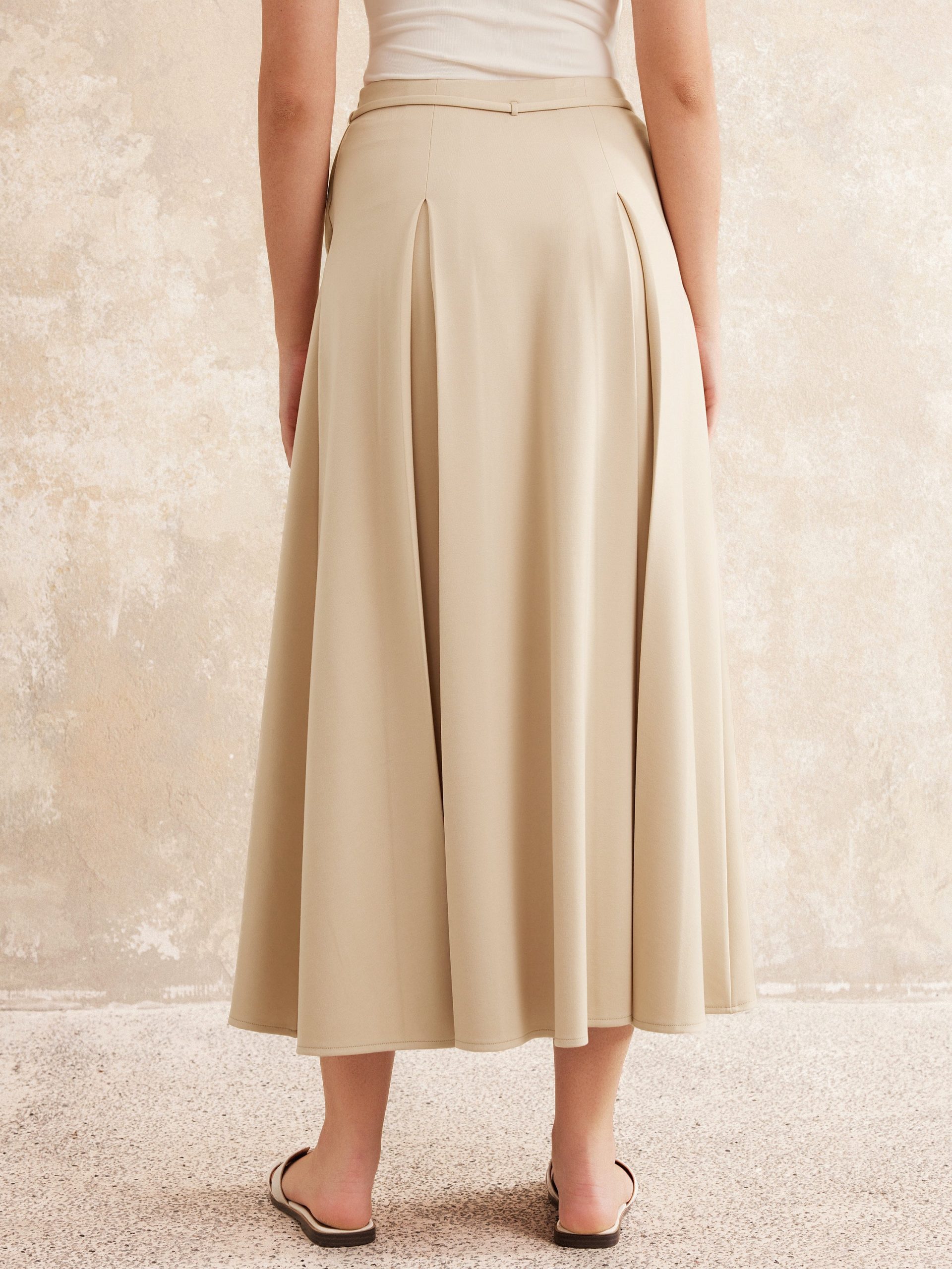 Old Money Pleated Flare Midi Skirt