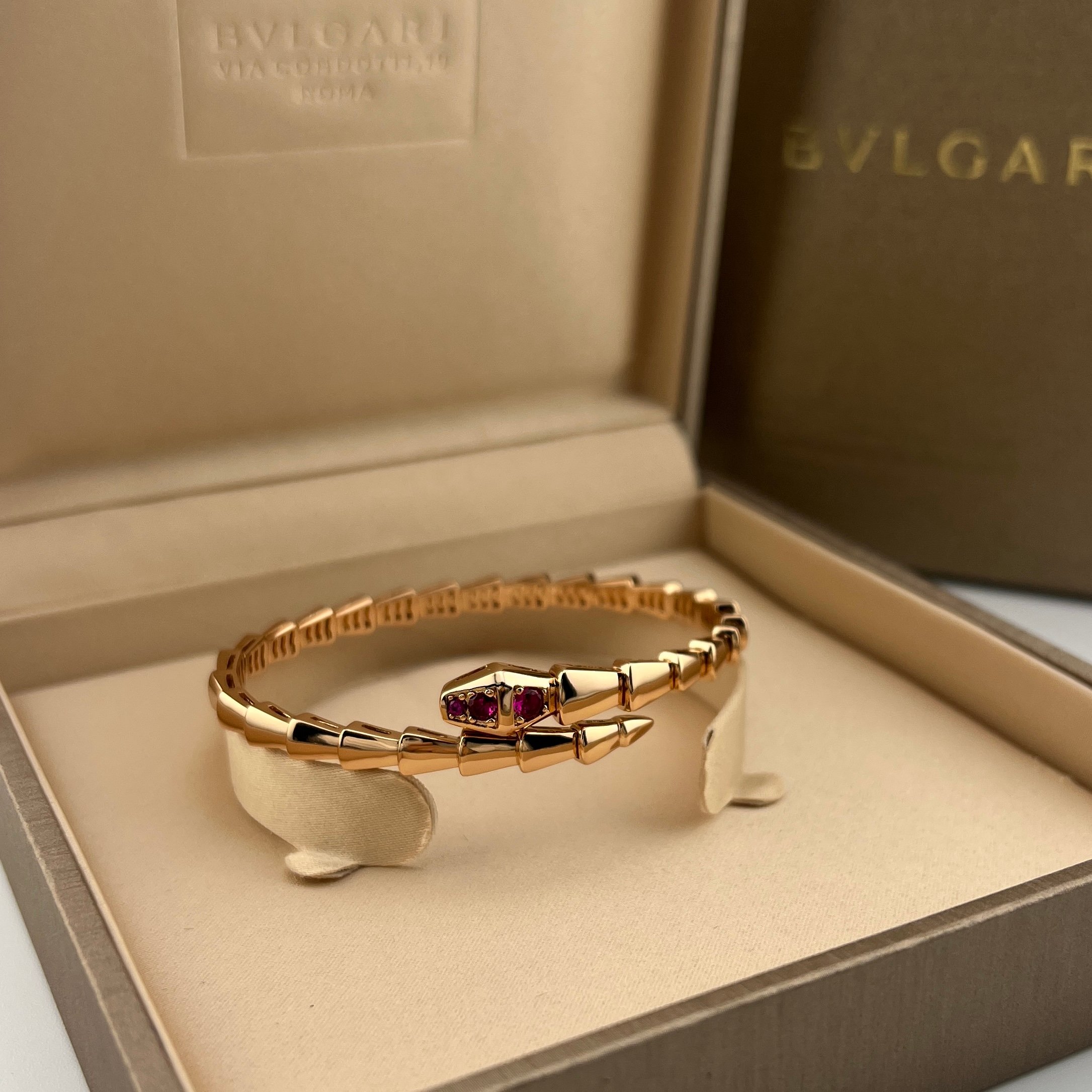 Ruby snake bone bracelet - Artisantouchss