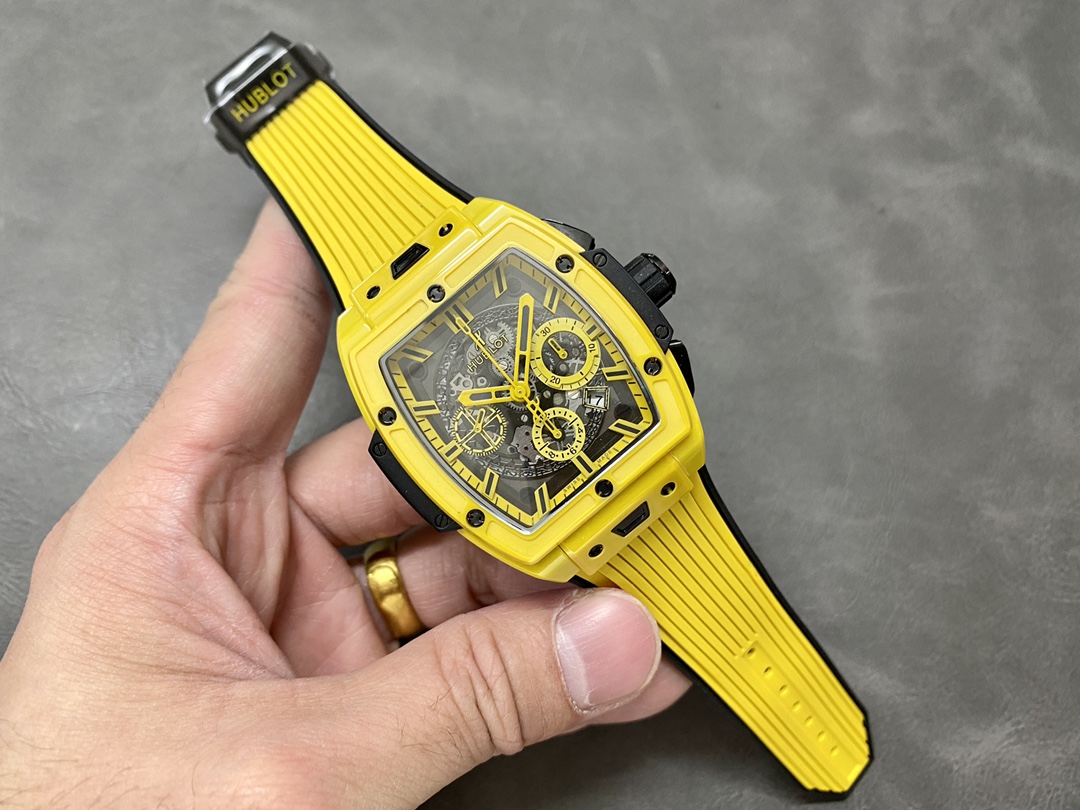 Hublot Spirit of Big Bang King 642.CY.011Y.RX 42mm Mens