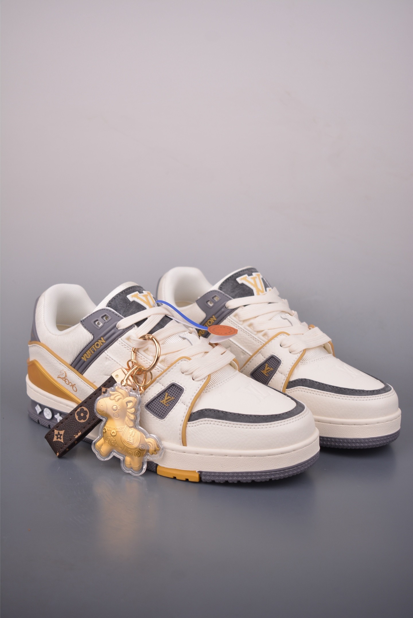 L X V Trainer SNEAKERS