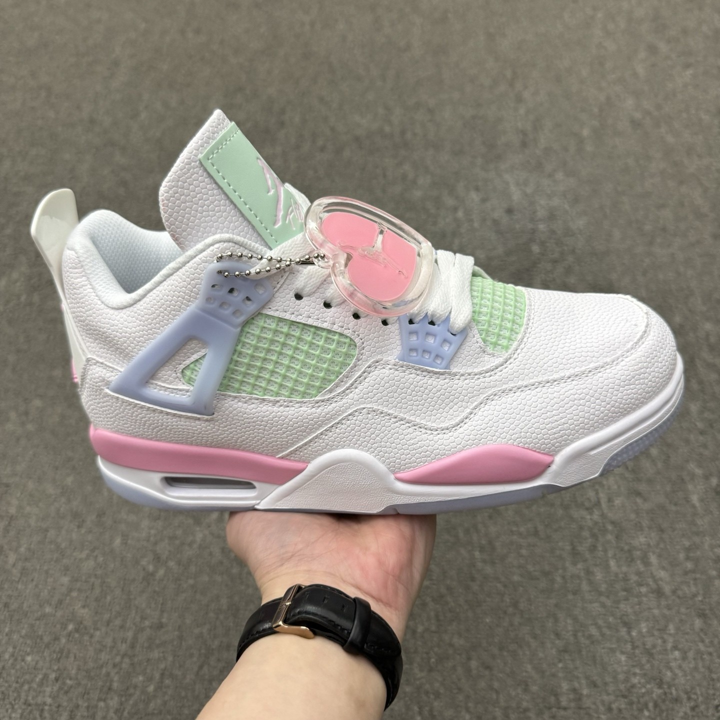 JRD 4 Retro "Valentines Day" IB7069-100
