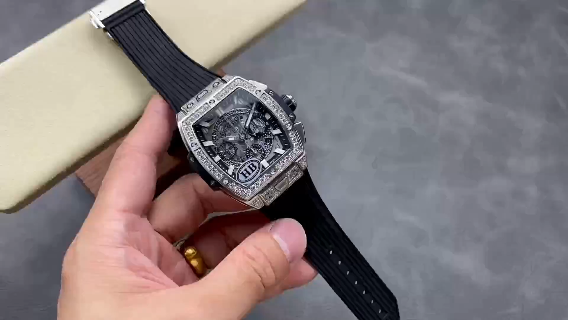 Hublot Spirit of Big Bang Titanium Pavé 42 mm 642.NX.0170.RX.1704