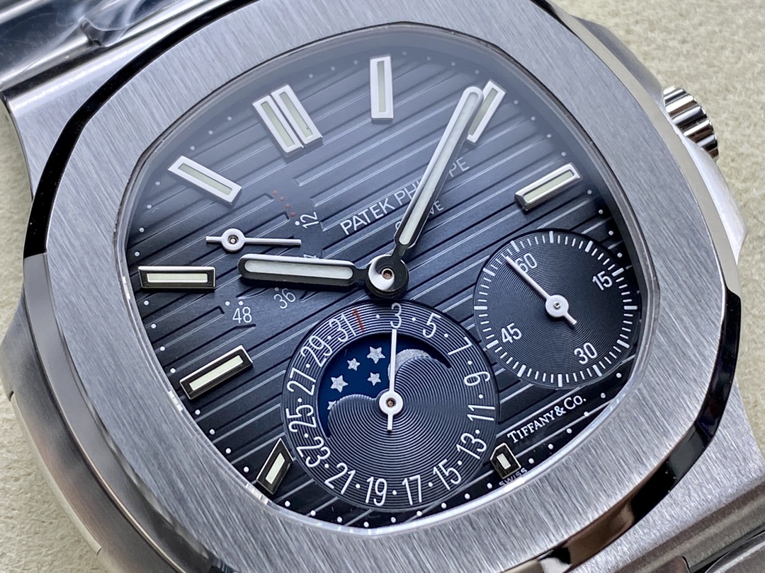 Replica Patek Philippe Nautilus 5712 1A 001 40mm Mens Watch