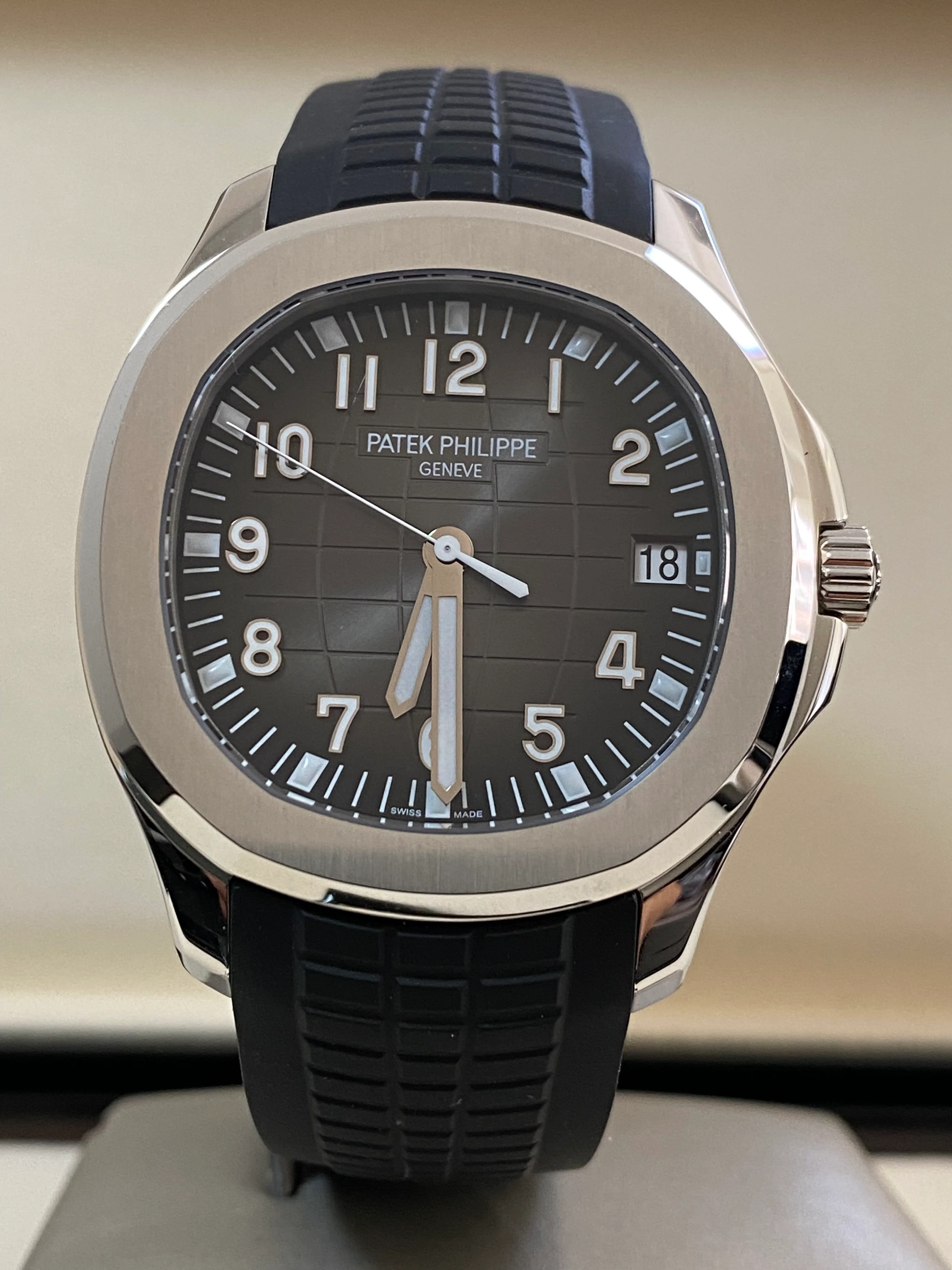 Patek Philippe Men's Aquanaut - 2020 - Black Embossed Dial - Black Strap - 5167A-001 *COMPLETE SET*