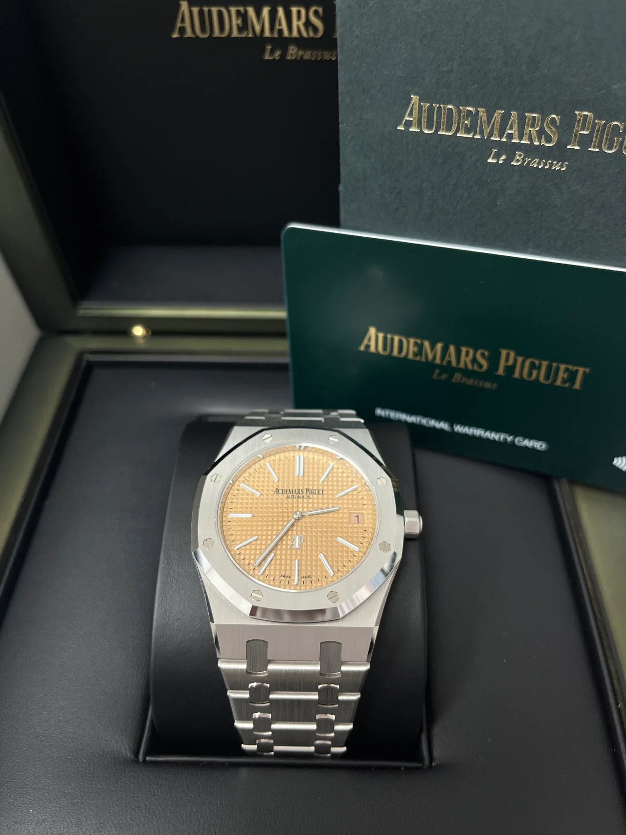 ROYAL OAK “JUMBO” EXTRA-THIN Pink Gold-toned Dial 39mm
