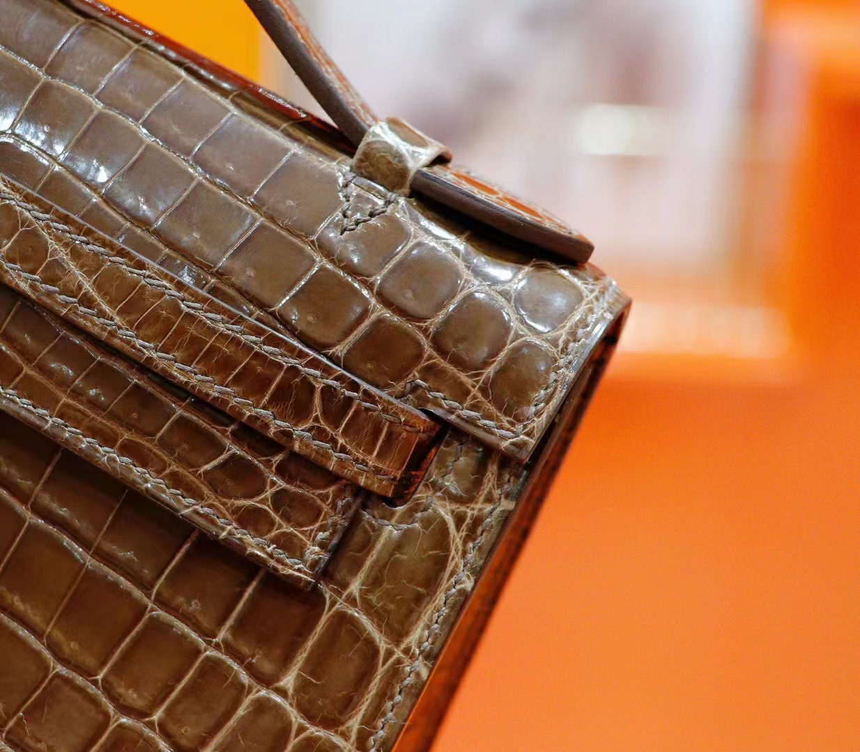 Hermes Mini Kelly Mini Kelly in smoky grey shiny crocodile skin gold buckle  22cm long