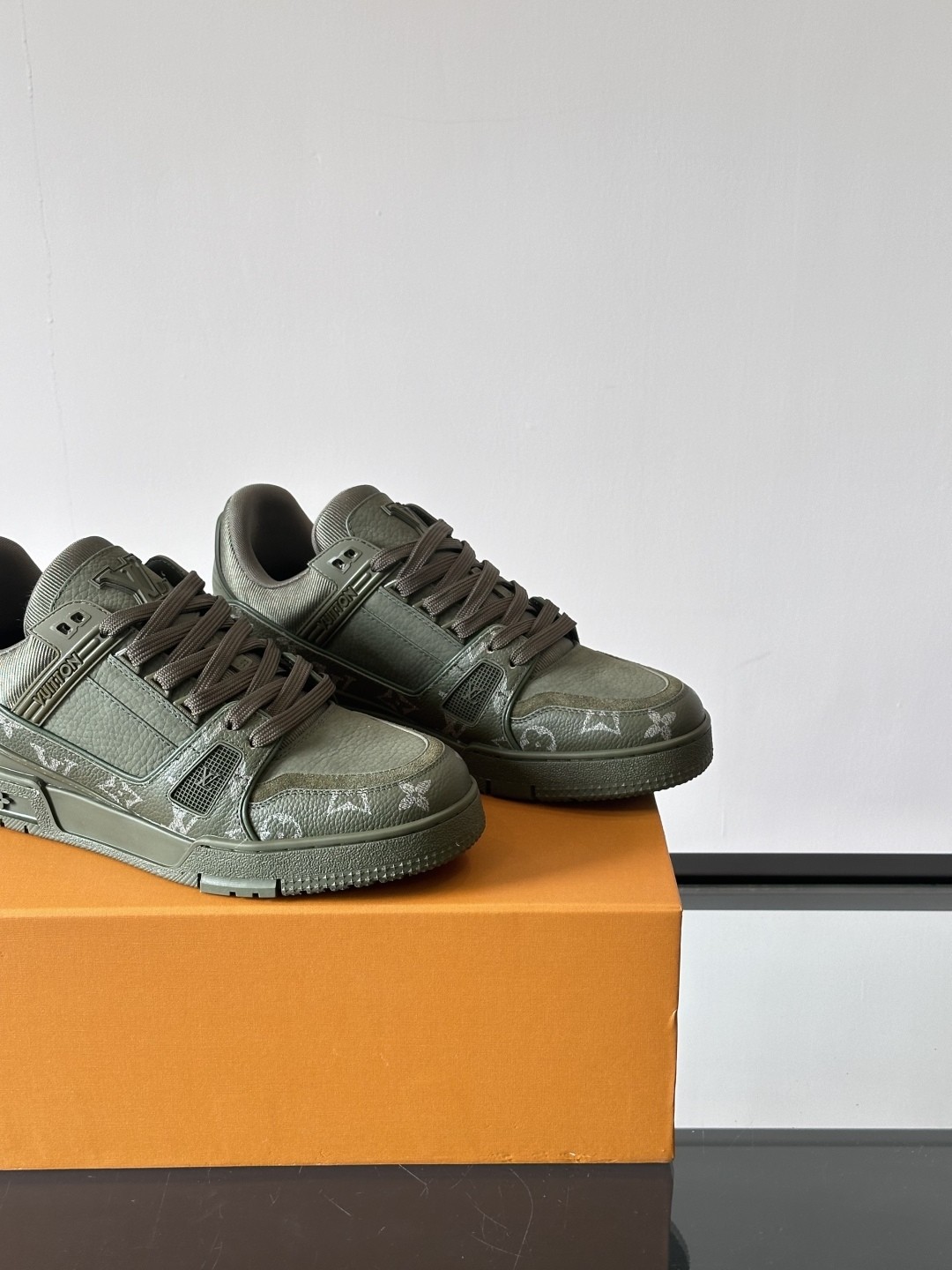 L X V SNEAKERS detail 7