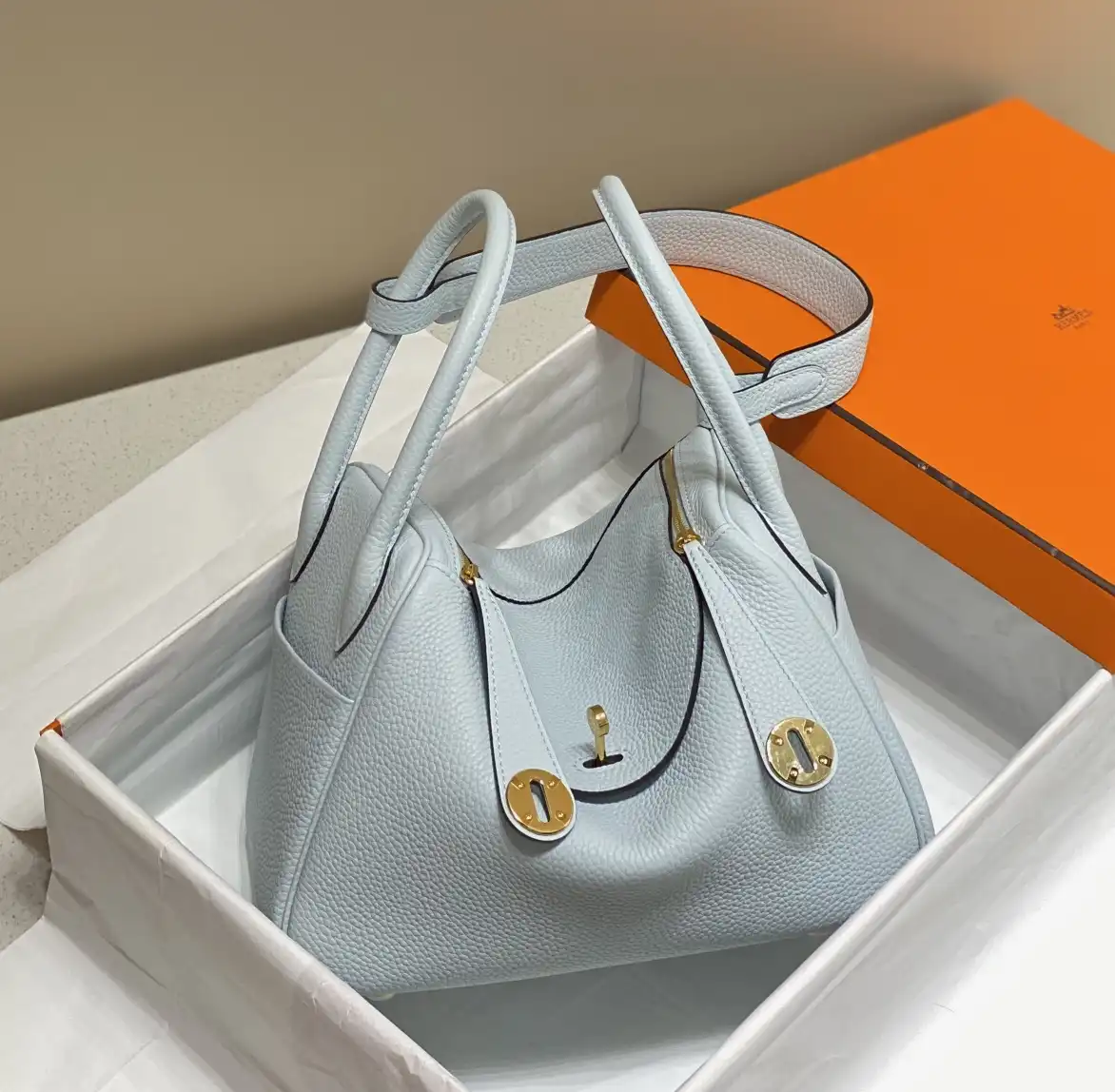 Lindy 26 - Artisantouchss