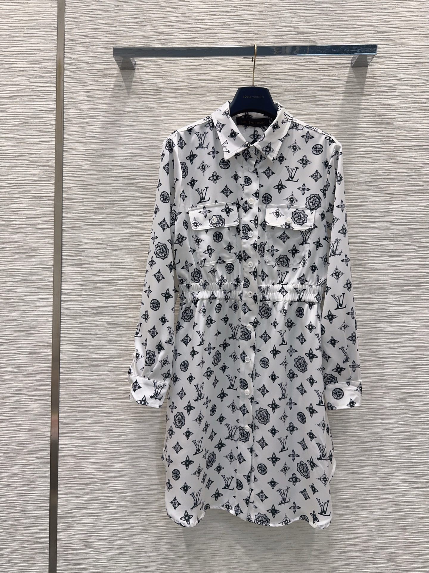 L X V Long sleeve dress（Women's style）