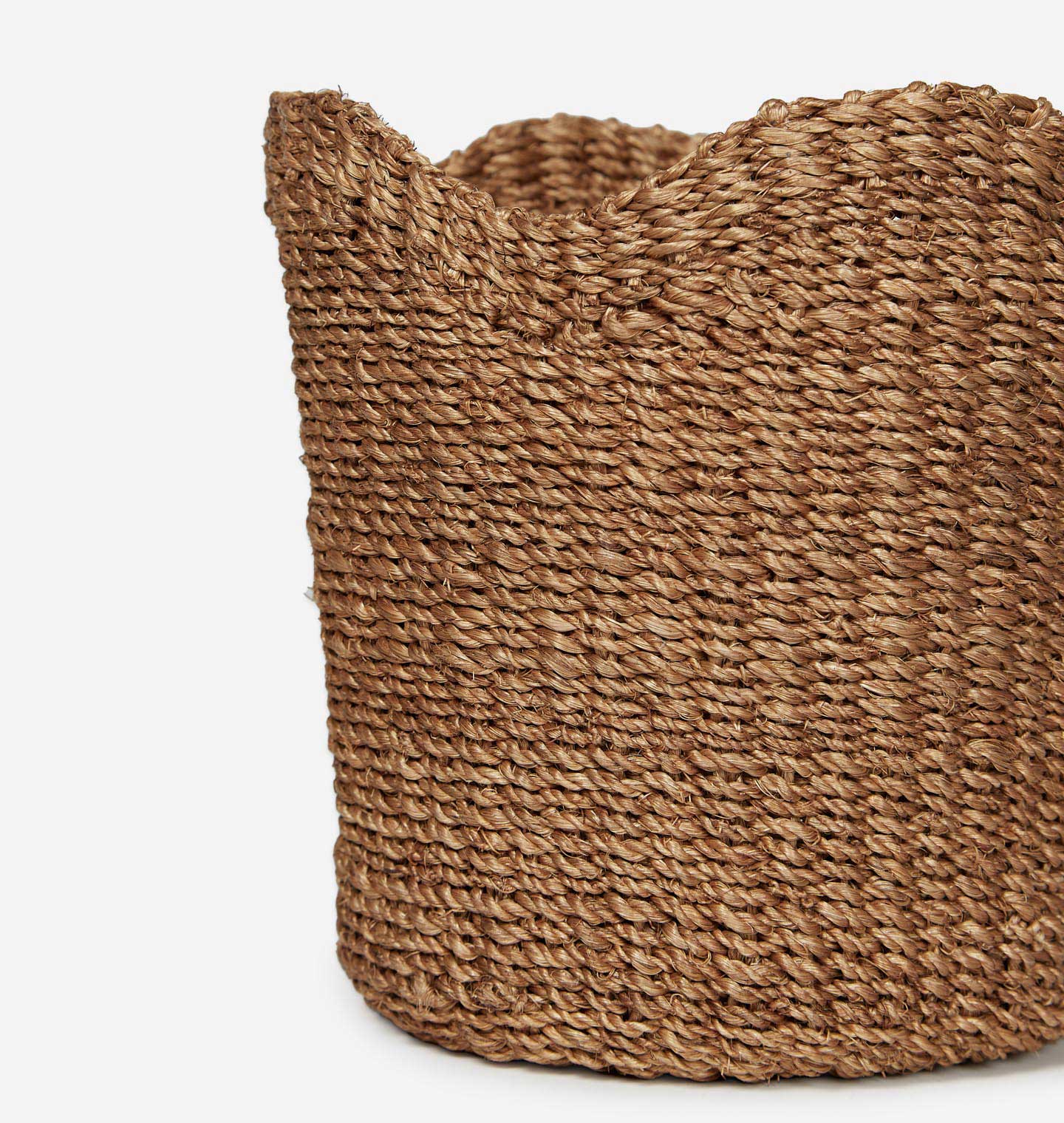 Handwoven Scallop Tabletop Basket