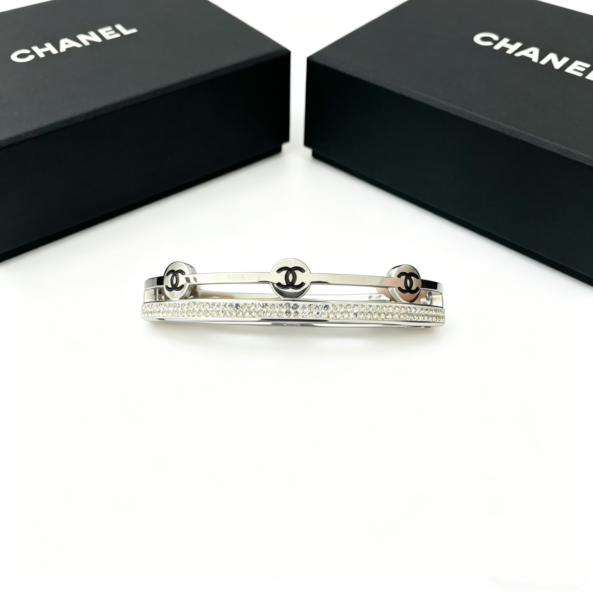 XNE—Double-layer Black Label Metal Bangle