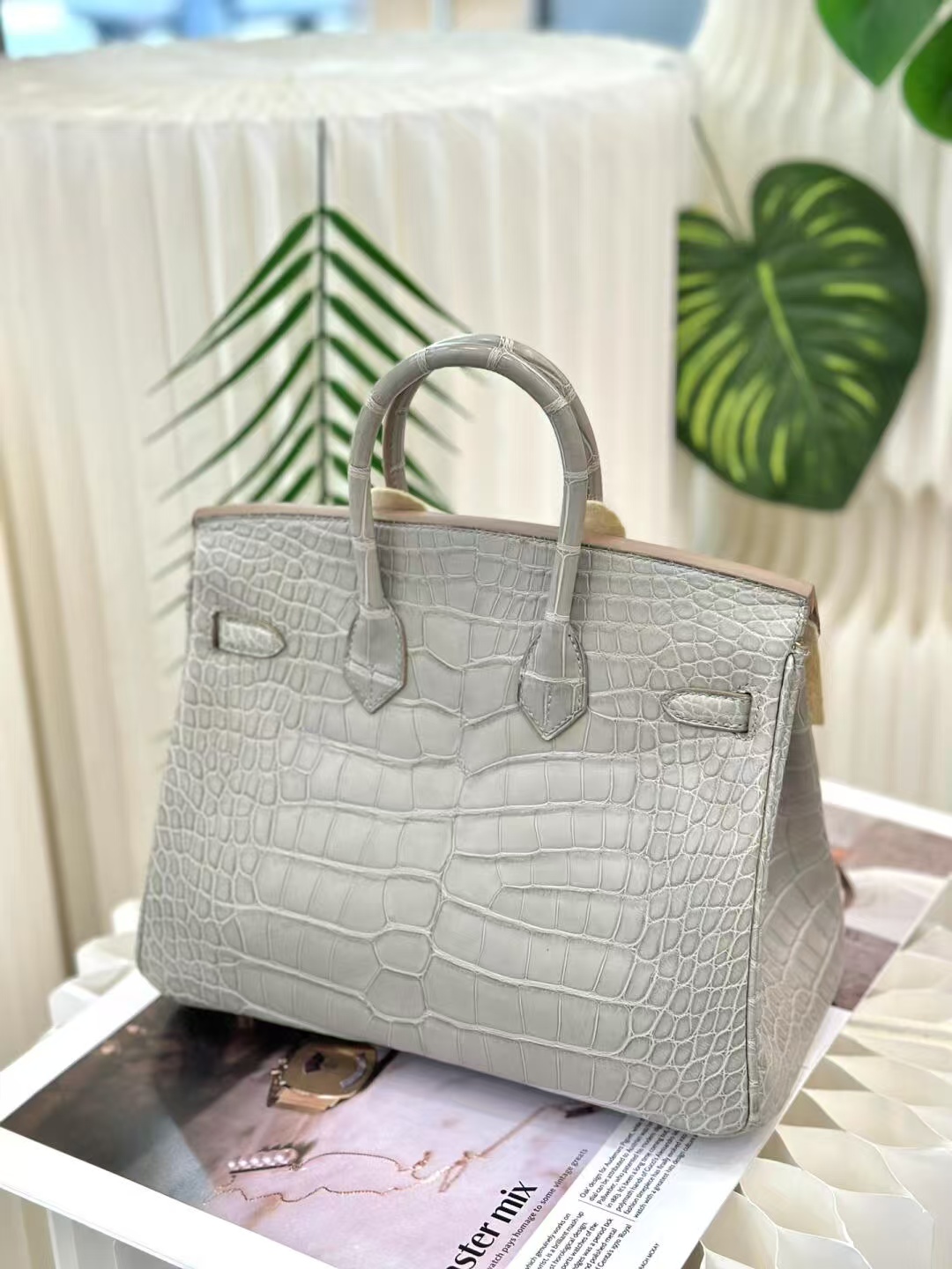 Birkin 25-30 pearl grey with lemon yellow inner panel 🍋 matte crocodile skin customization