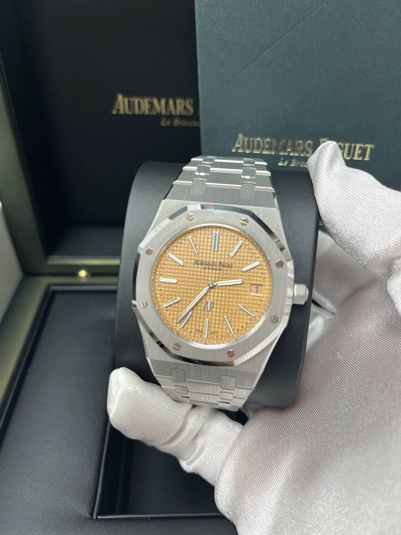 ROYAL OAK “JUMBO” EXTRA-THIN Pink Gold-toned Dial 39mm