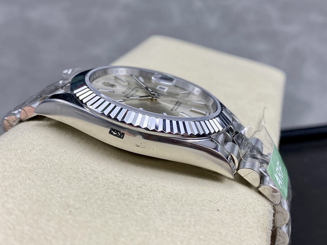 Rolex Datejust 41mm Stainless Steel 126334 0004 Silver Index Jubilee Mens Watch