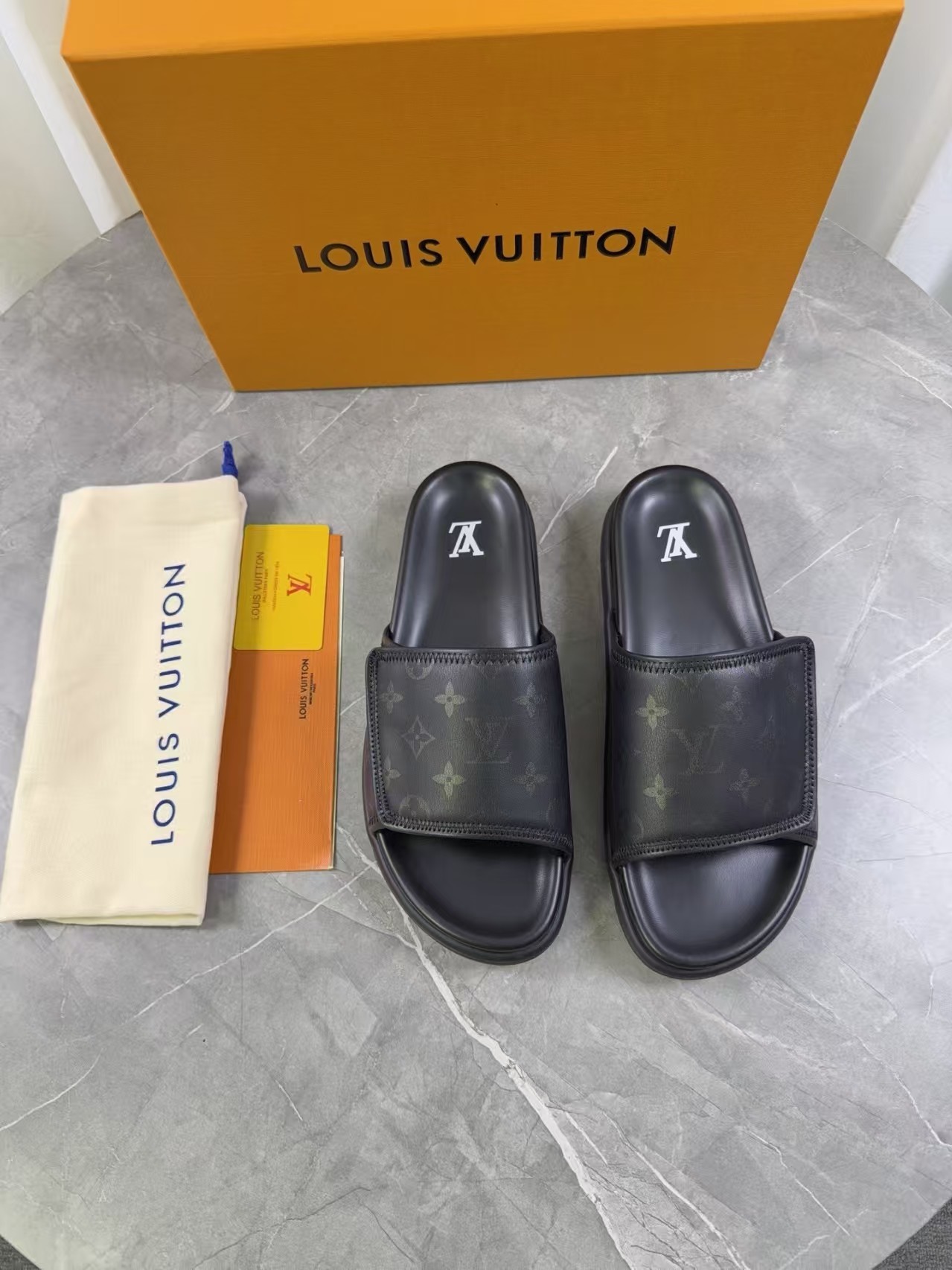 L X V SLIPPERS(Multiple colors) detail 3