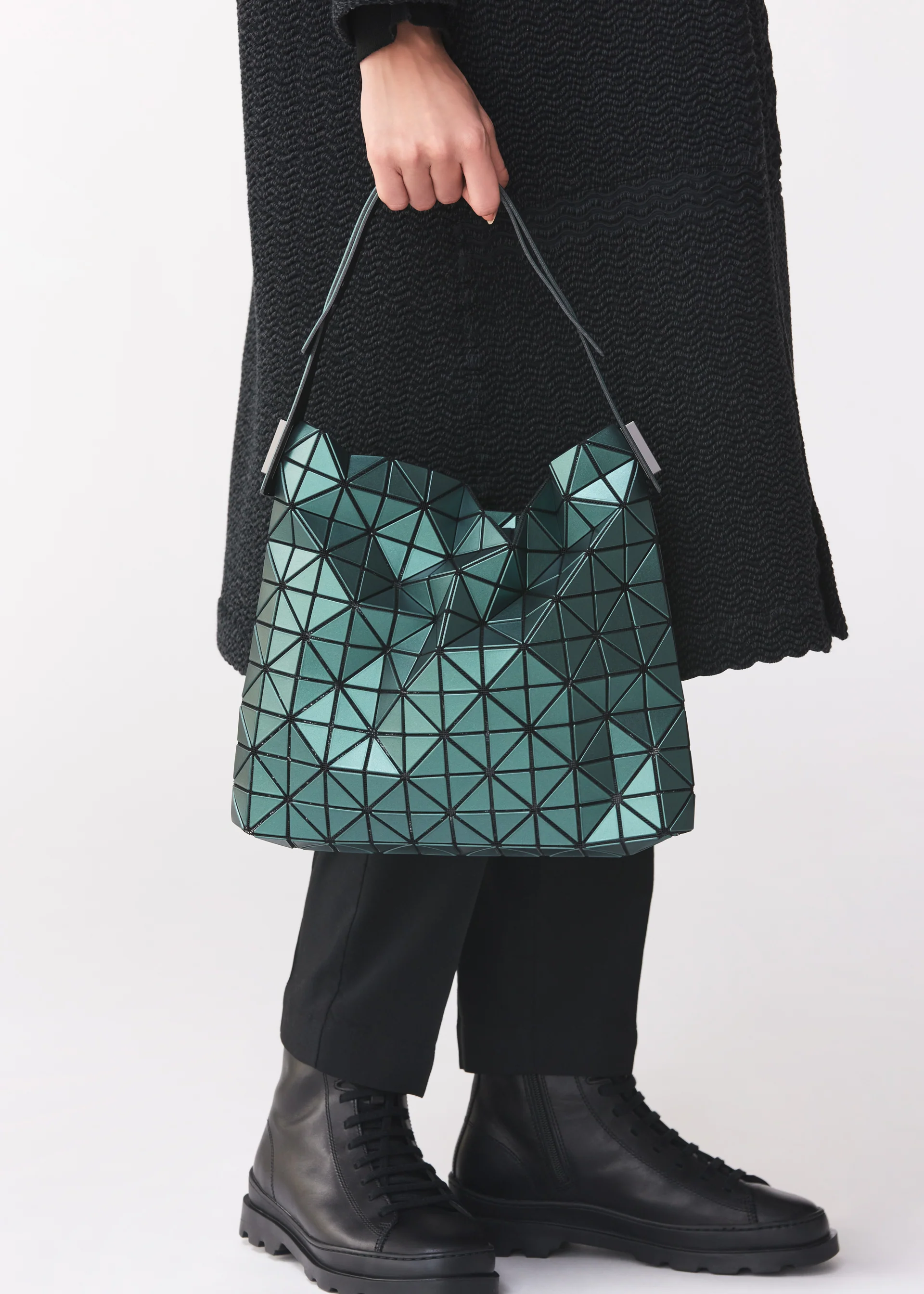 BAGUETTE METALLIC HANDBAG