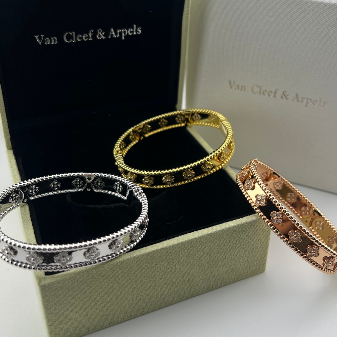 Pavé-set Diamond Kaleidoscope Bracelet - Artisantouchss