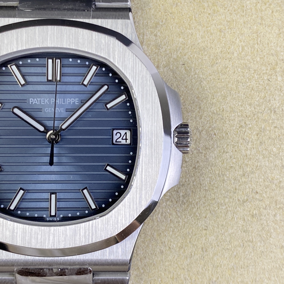 Patek Philippe Nautilus Self Winding Watch 5811 1G 001 Replica Watch