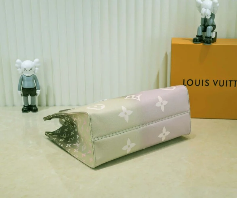 Louis Vuitton Onthego Mm/Gm Tote Bag