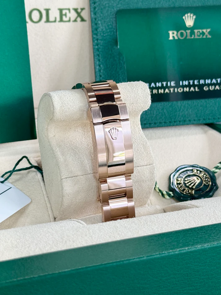 Rolex Sky-Dweller 42 mm Ref. # 330935-0006