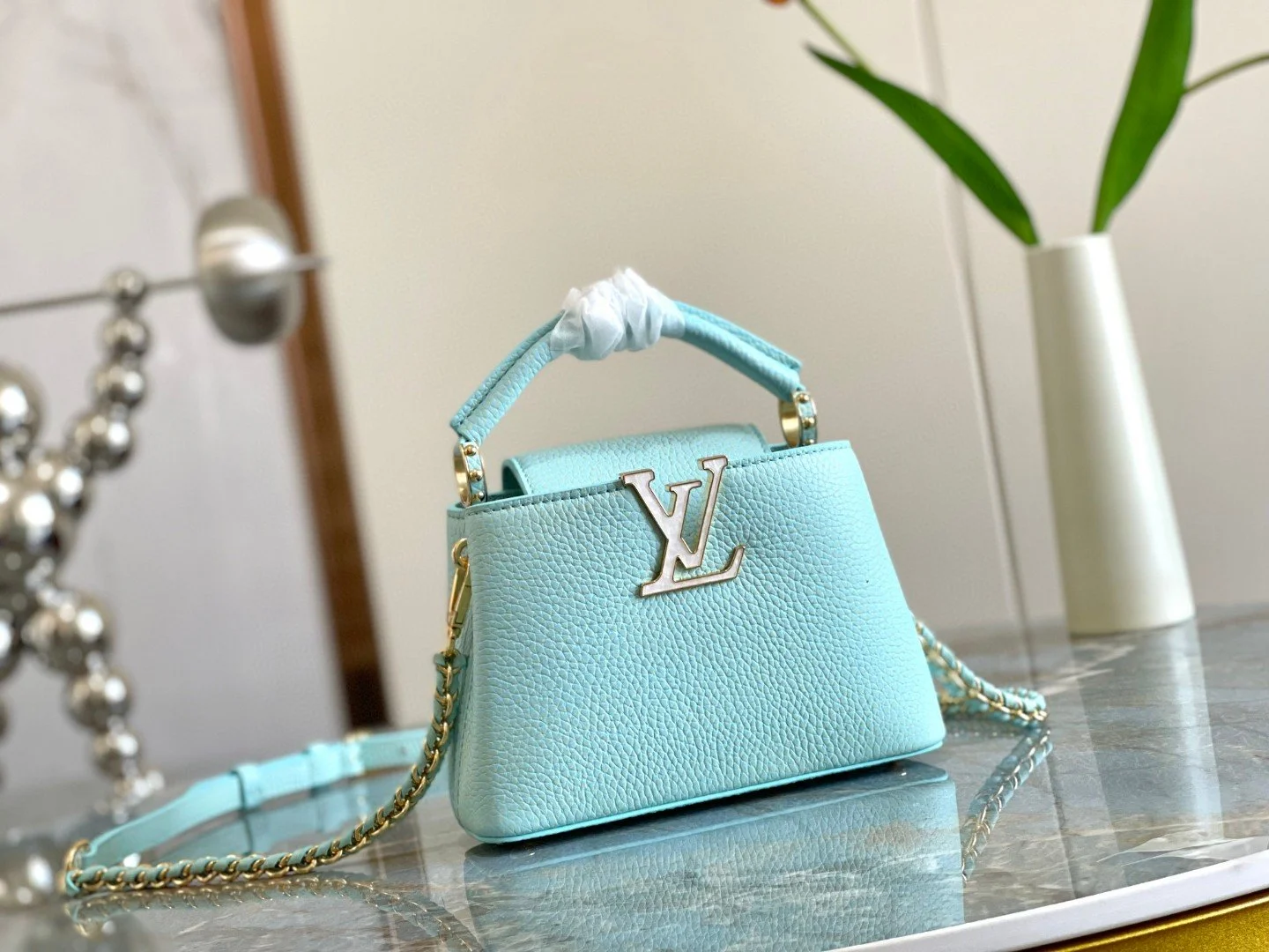 Louis Vuitton Capucines Mini White For Women, Womens Handbags, Shoulder Bags And Crossbody Bags 8.3in/21cm LV M59850