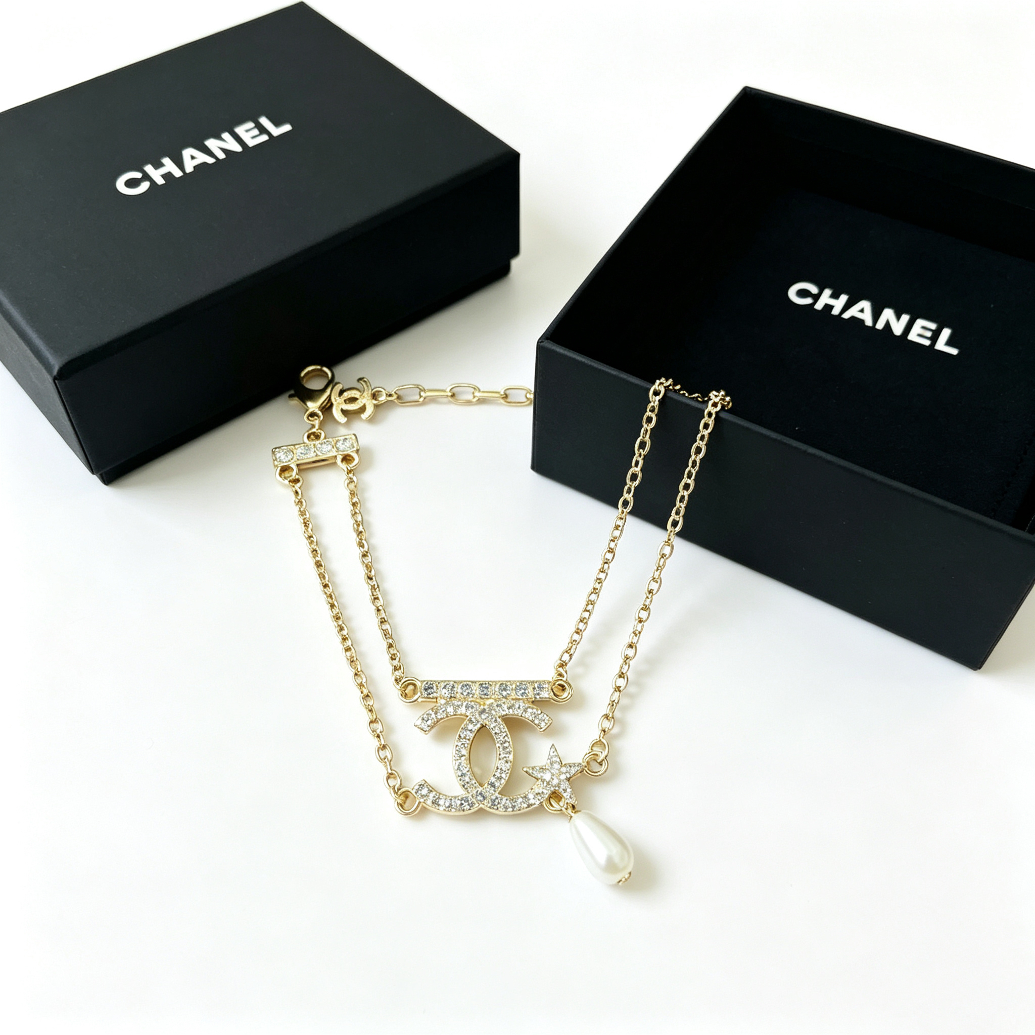 C—Metal Bracelet with Pearl Pendant2