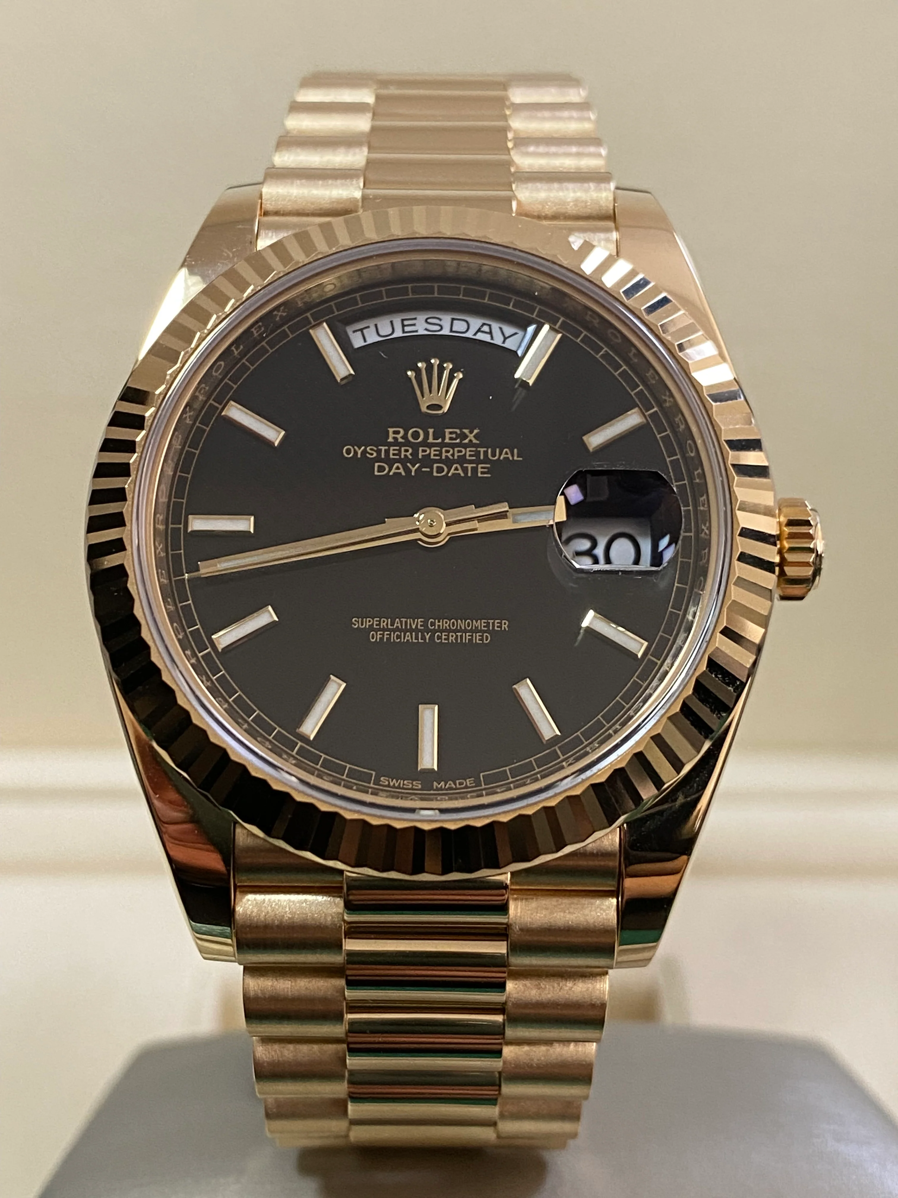 Rolex Yellow Gold Day-Date 40 - 2016 - Fluted Bezel - Black Motif Dial - President Bracelet - 228238