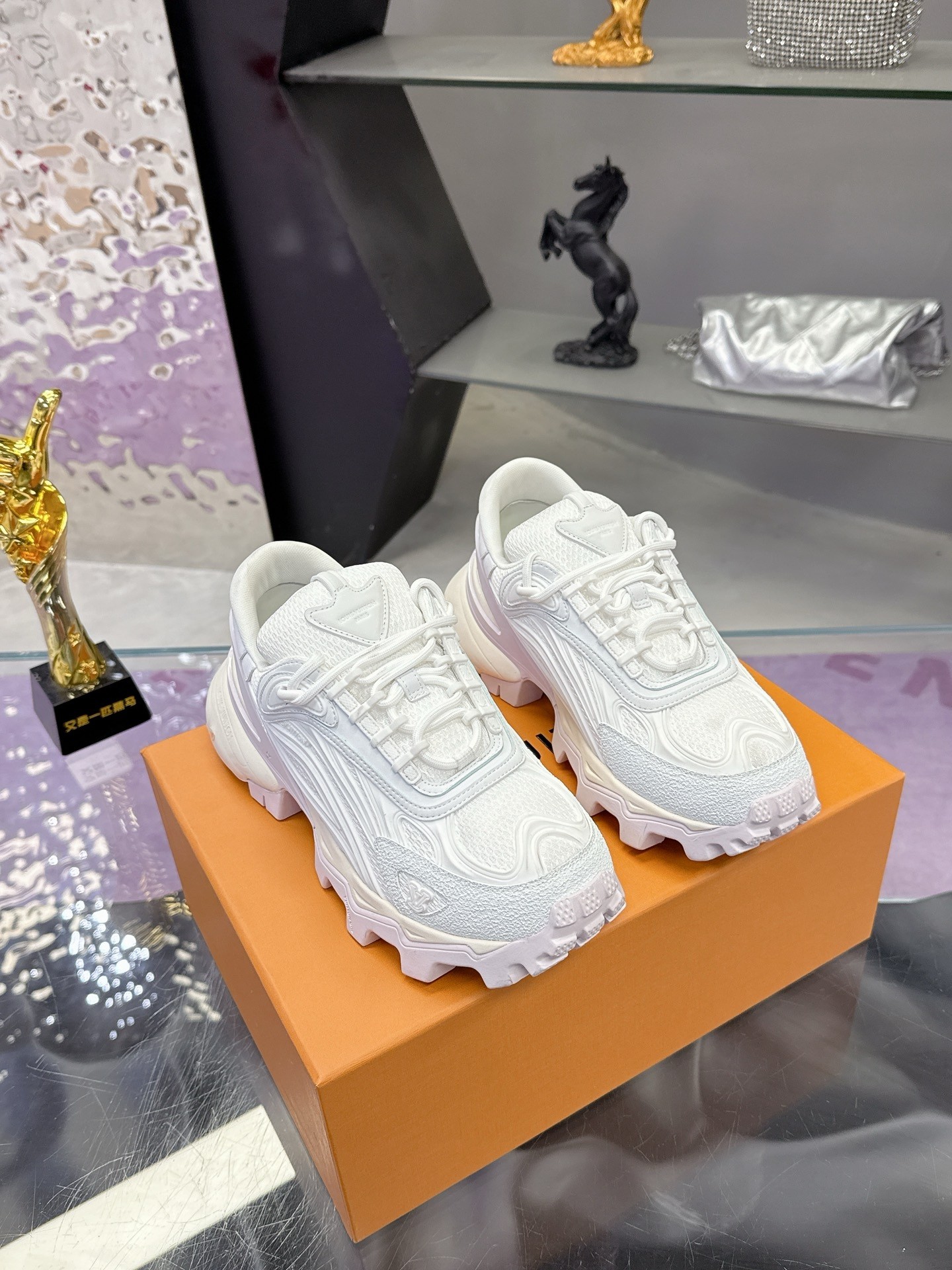 L X V Sneakers