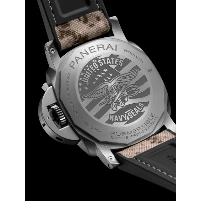 Submersible Navy SEALs Titanio PAM01669