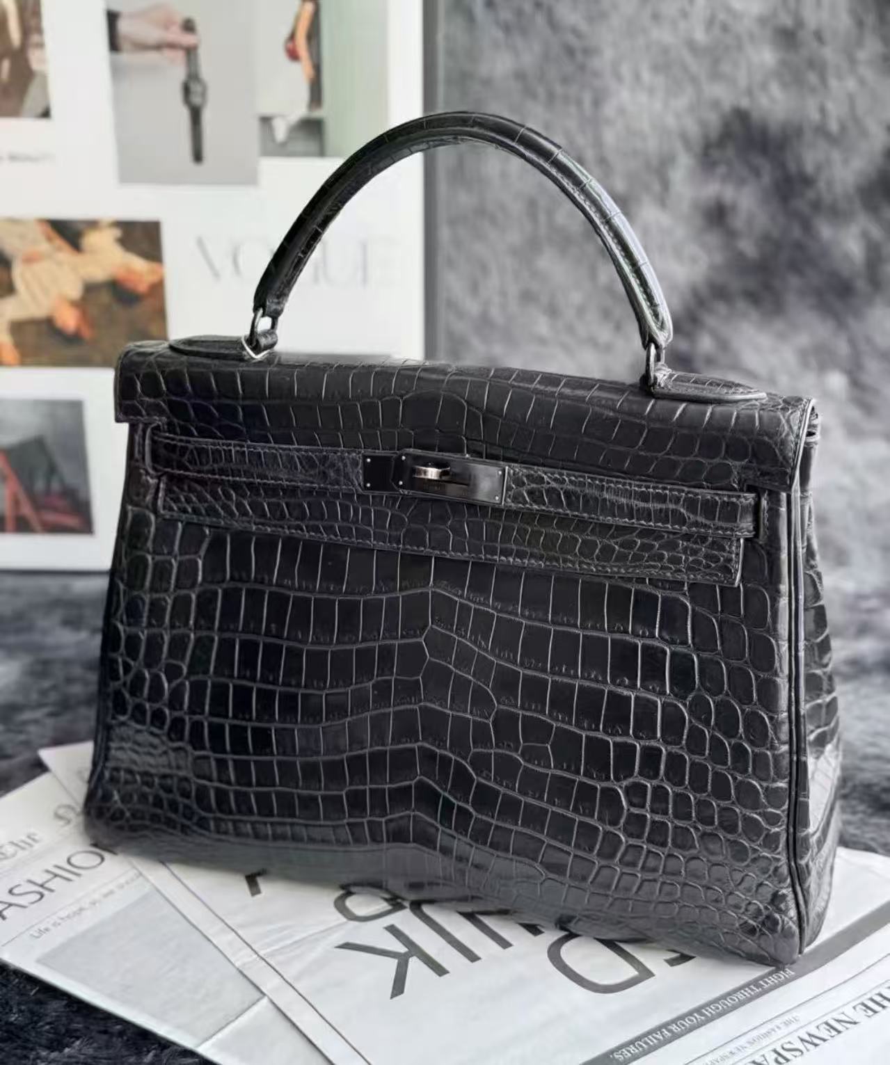 Hermes kelly 28-32cm Nile crocodile, matte black color, black buckle