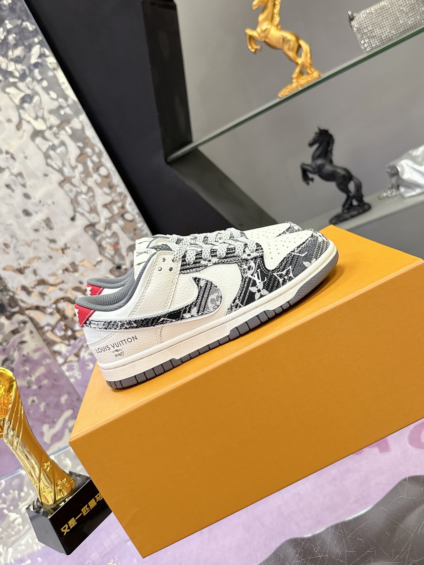 NK Air1 Low x LXV detail 3