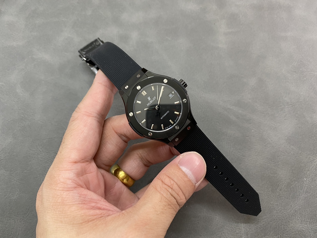 Hublot Classic Fusion 565.CM.1470.RX Lady 38 MM