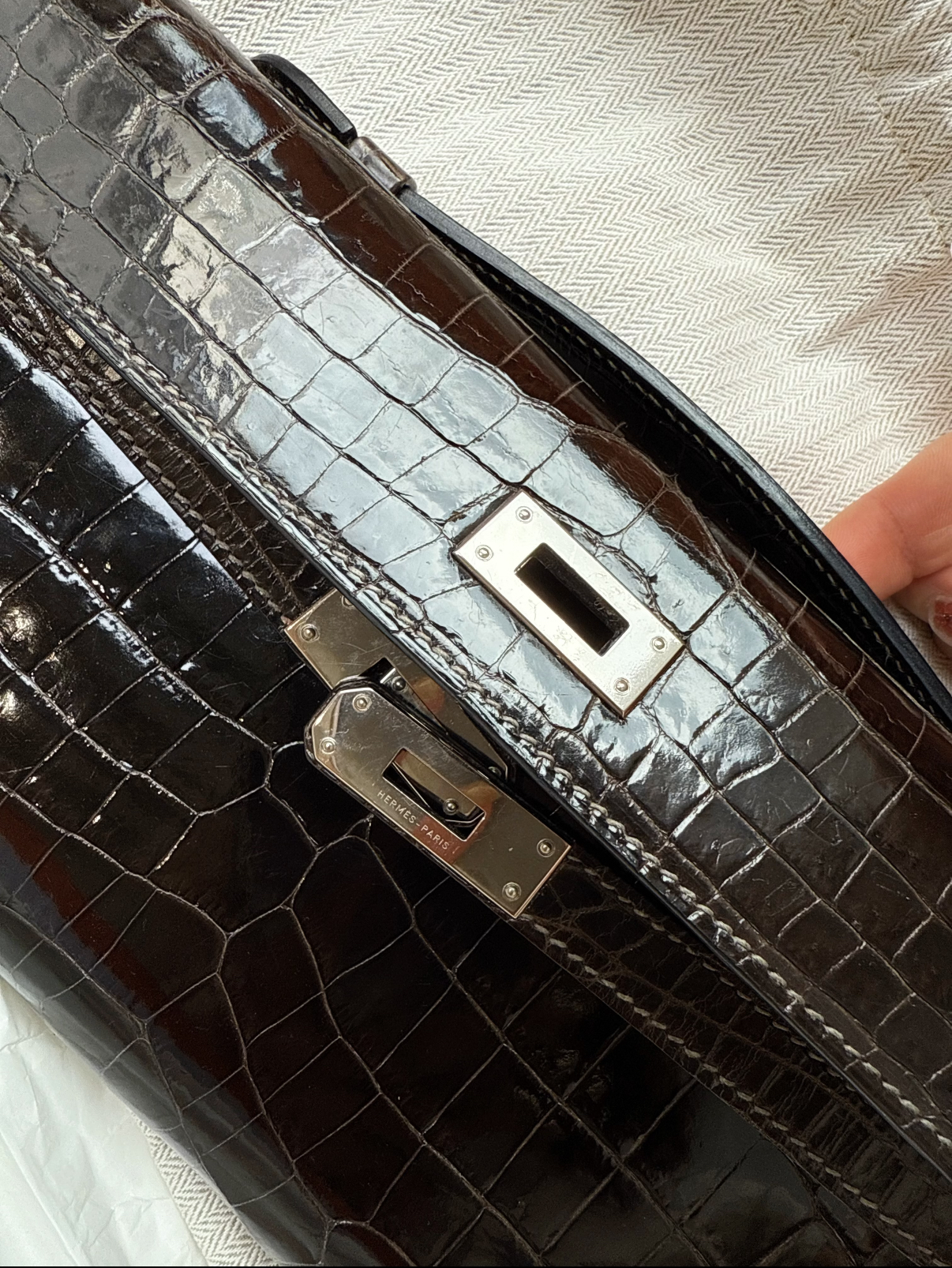 Hermès Kelly cut shiny crocodile leather