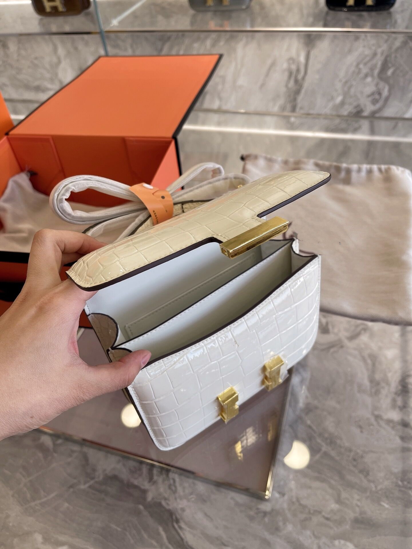 Hermes Constance Mini 19-24