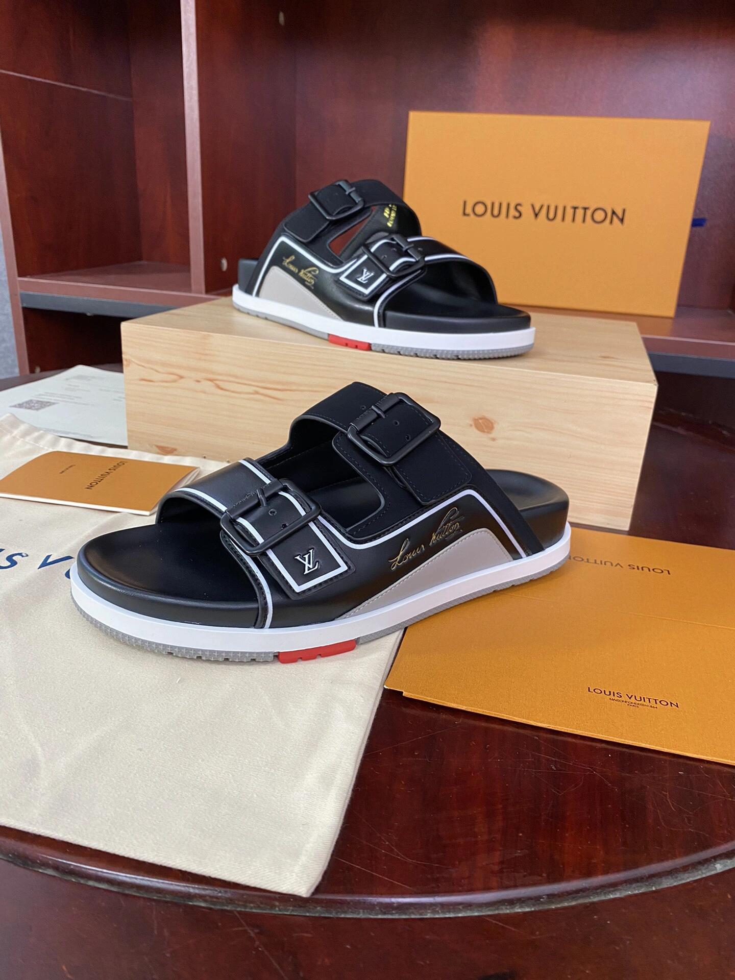 L X V slippers detail 2