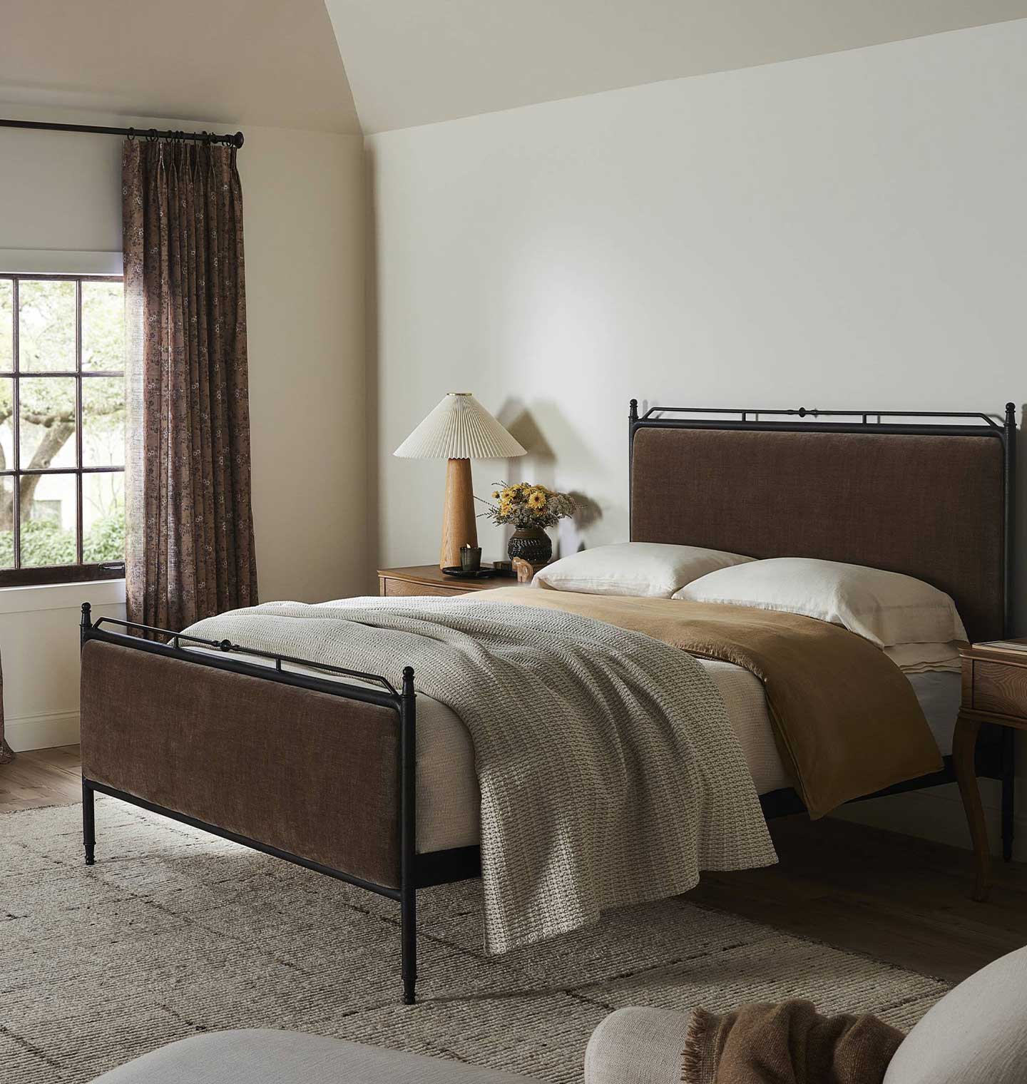 Leyla Bed