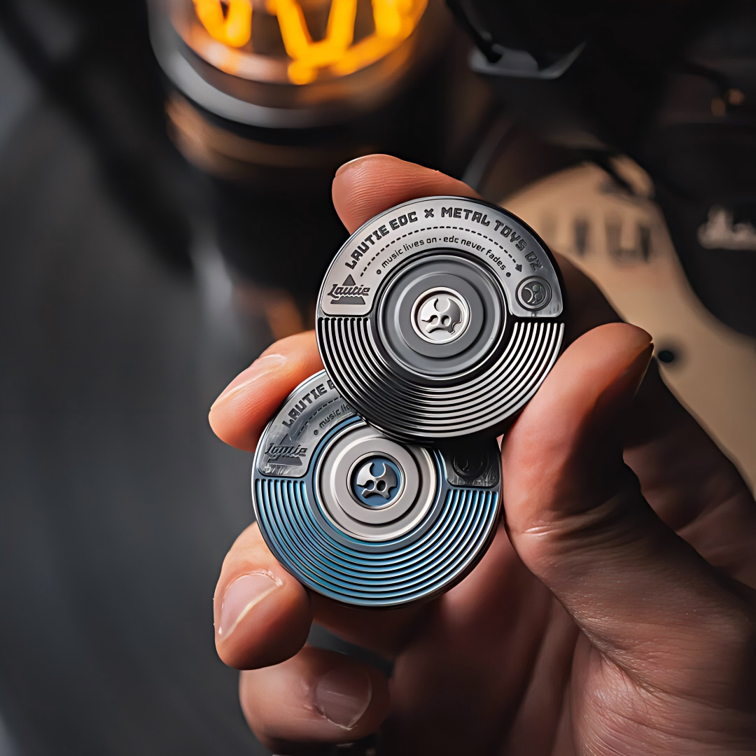 2026 EDC SHOW LAUTIE x Metal Toys DZ Co-Branded “SHOWHAND｜LONGPLAY ” Pocket Haptic Coin