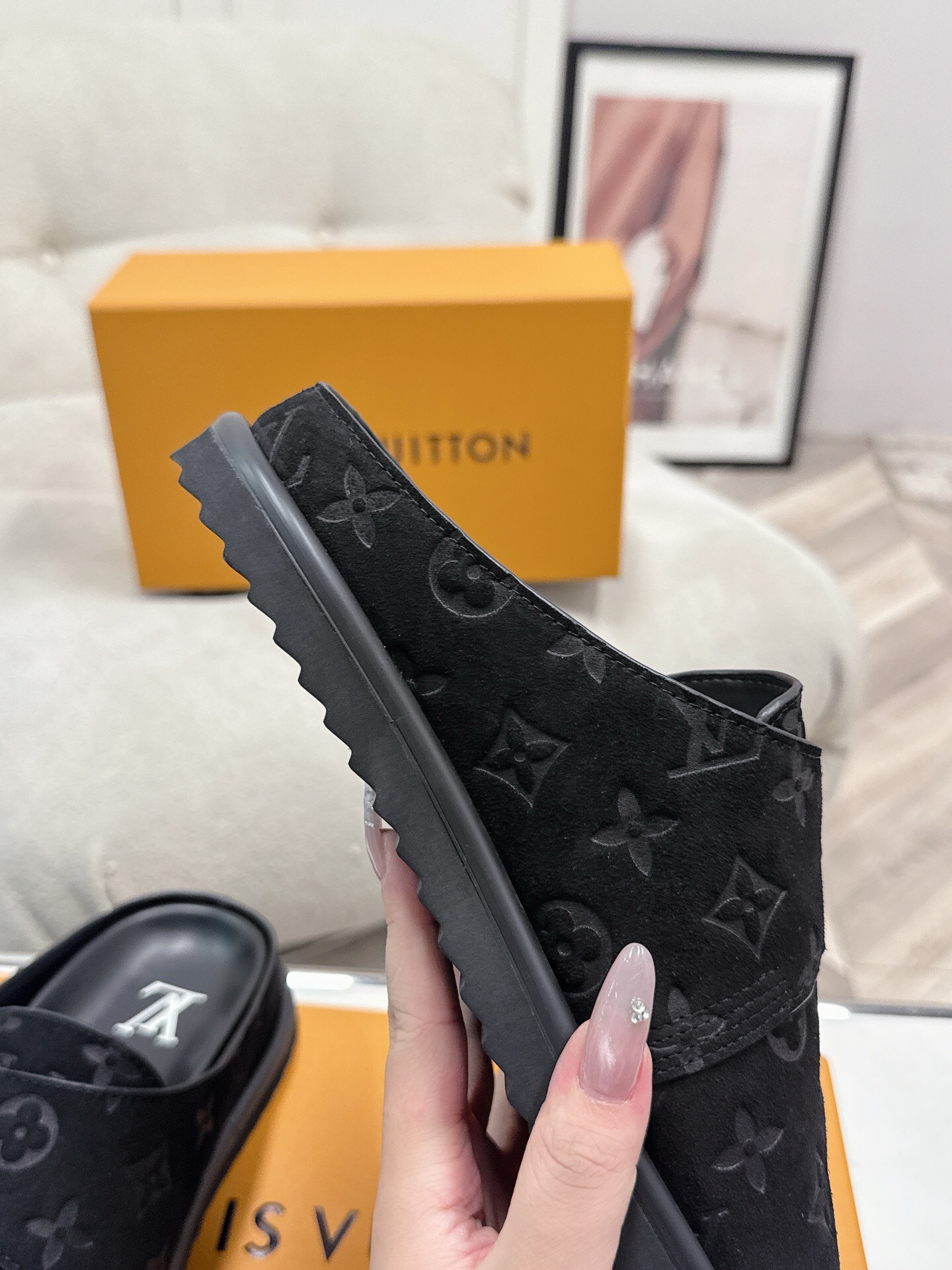 L X V slippers detail 9