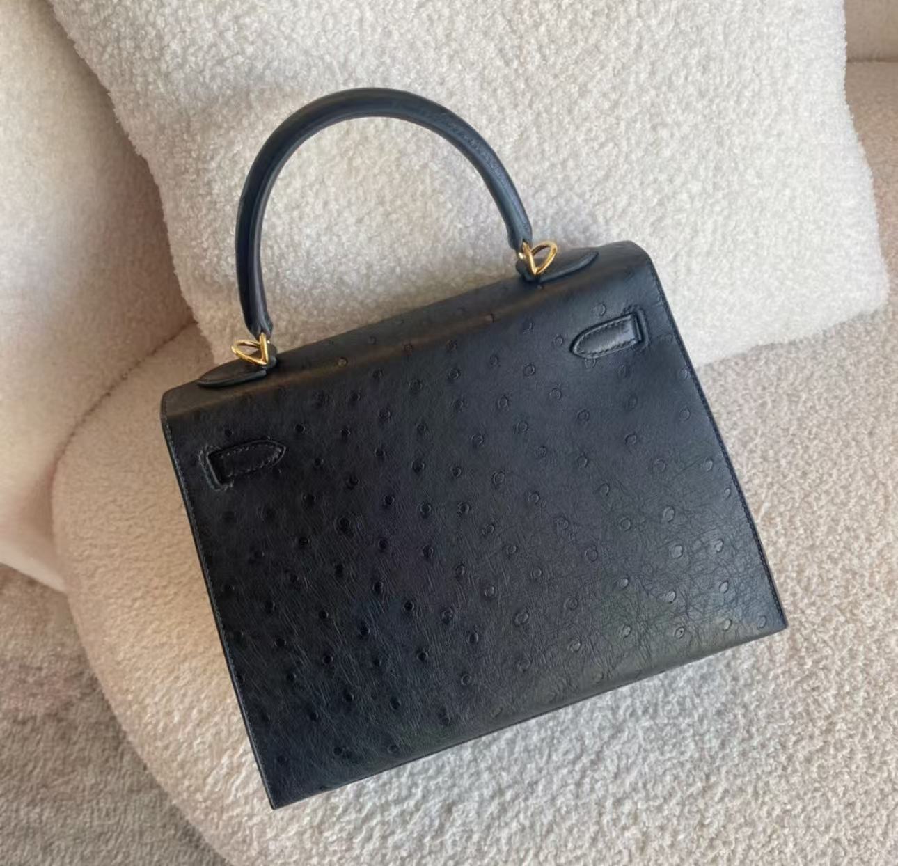 Hermès Kelly 25-28 Black Ostrich Leather with Gold Buckle
