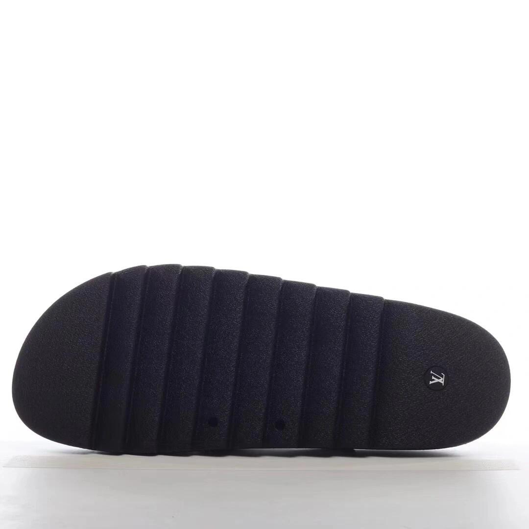 L X V slippers detail 7