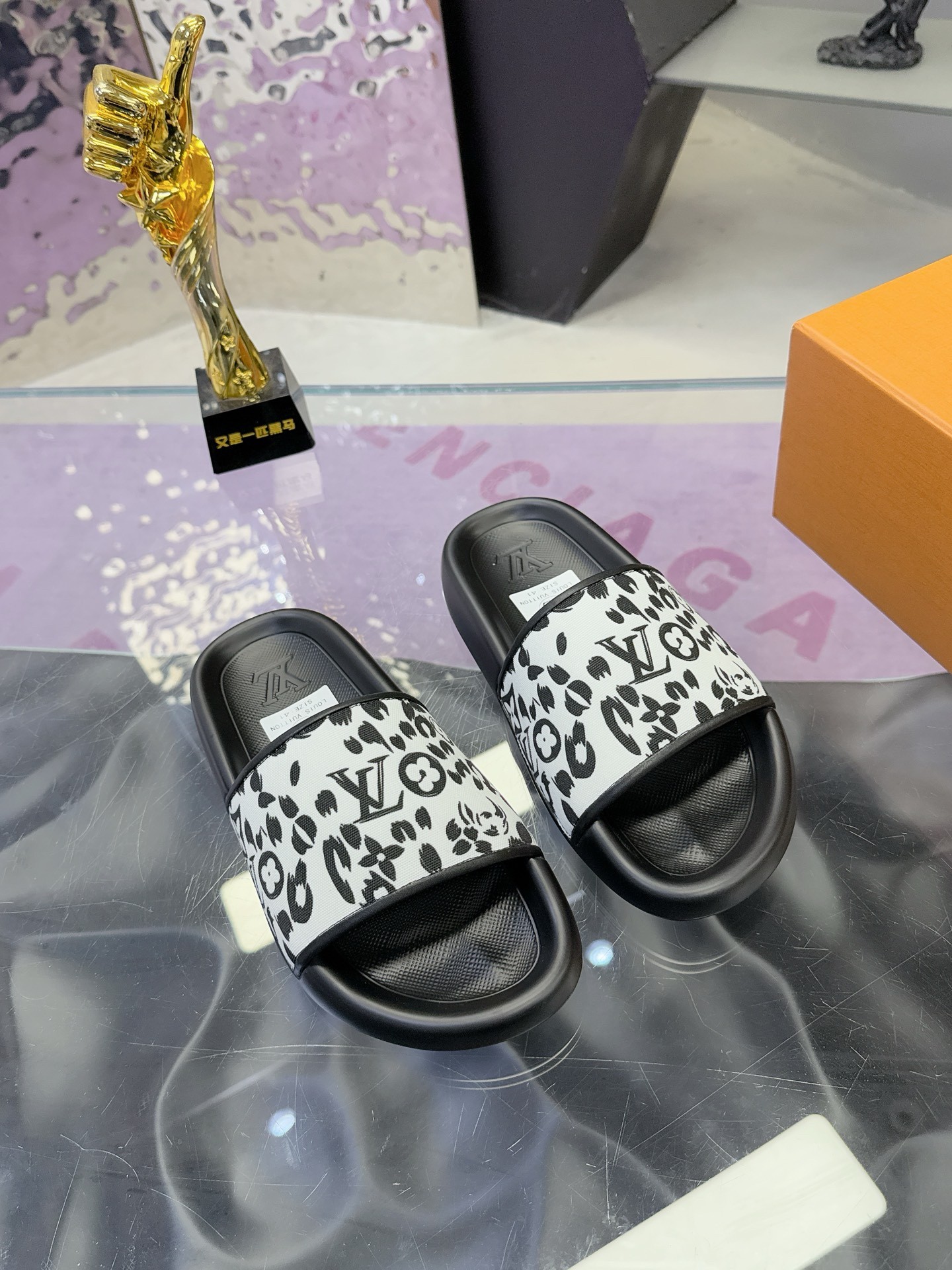 L X V SLIPPERS detail 5